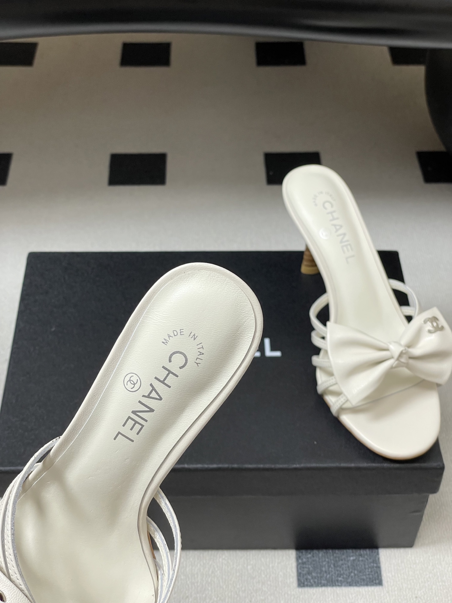 -2026 早春新款 Chanel 小香 Vintage中古风 露趾鱼嘴蝴蝶结高跟单鞋/细跟凉拖鞋/尖头