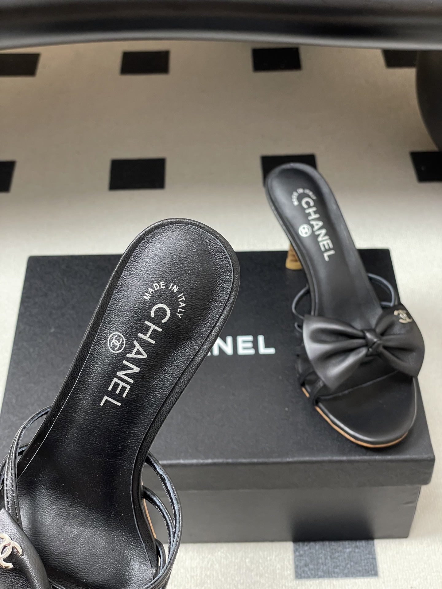 -2026 早春新款 Chanel 小香 Vintage中古风 露趾鱼嘴蝴蝶结高跟单鞋/细跟凉拖鞋/尖头