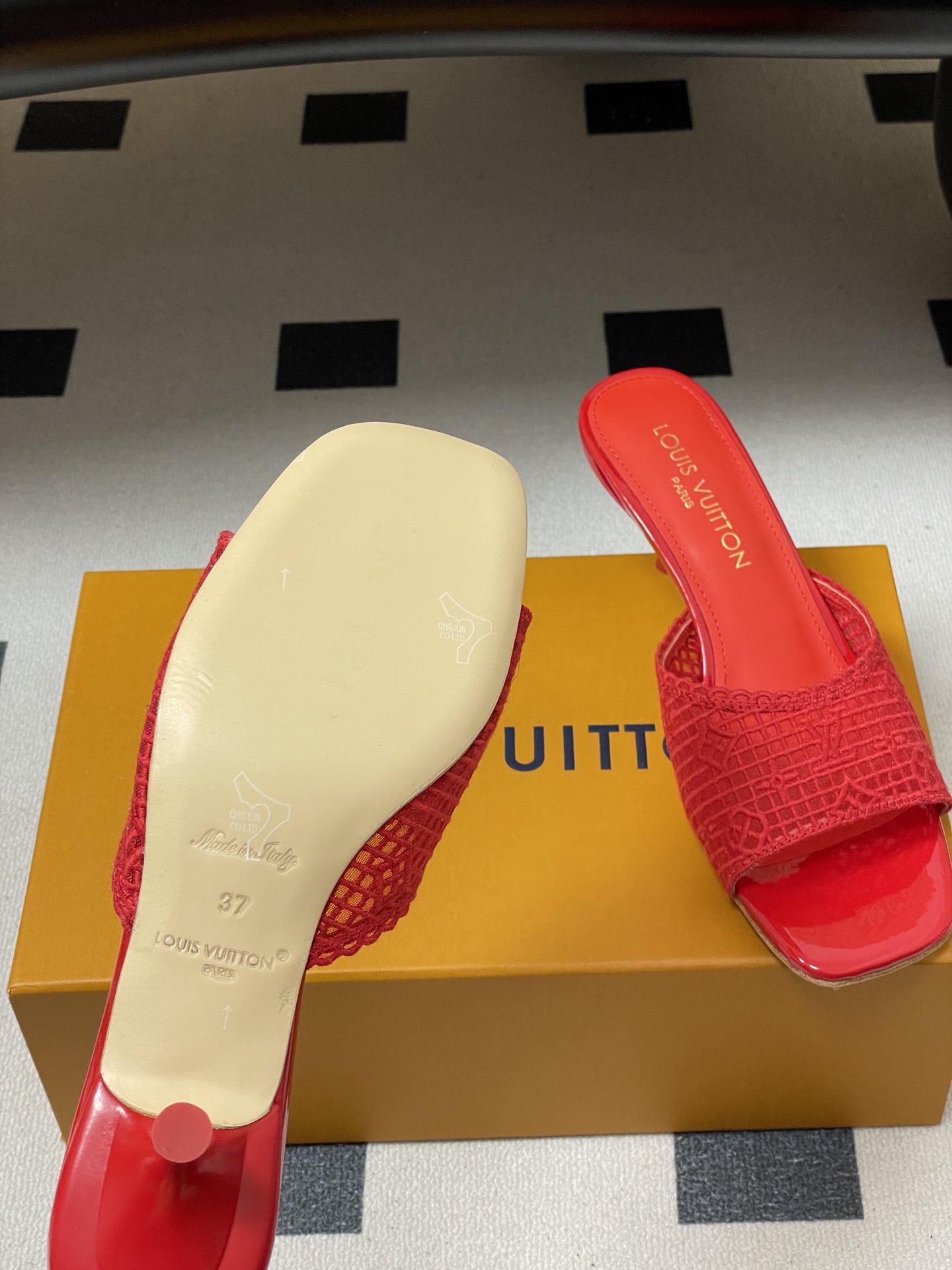 -26Ss春夏新款Louis vuiteeon 路易威登LV 6AM凉拖鞋小猫跟拖鞋字母刺绣蕾丝网面一字