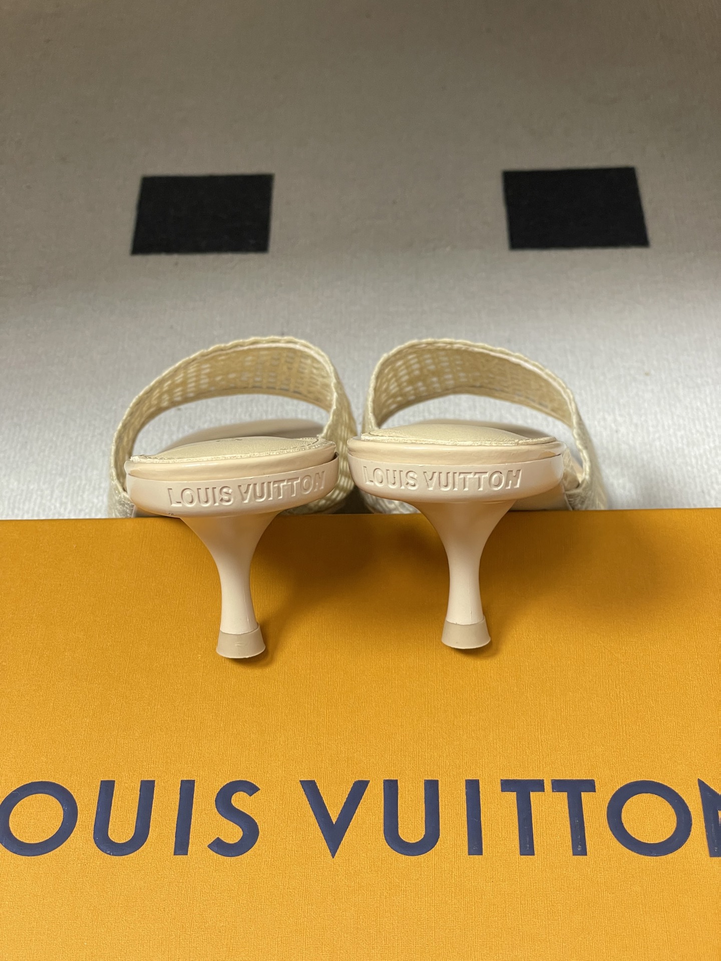 -26Ss春夏新款Louis vuiteeon 路易威登LV 6AM凉拖鞋小猫跟拖鞋字母刺绣蕾丝网面一字