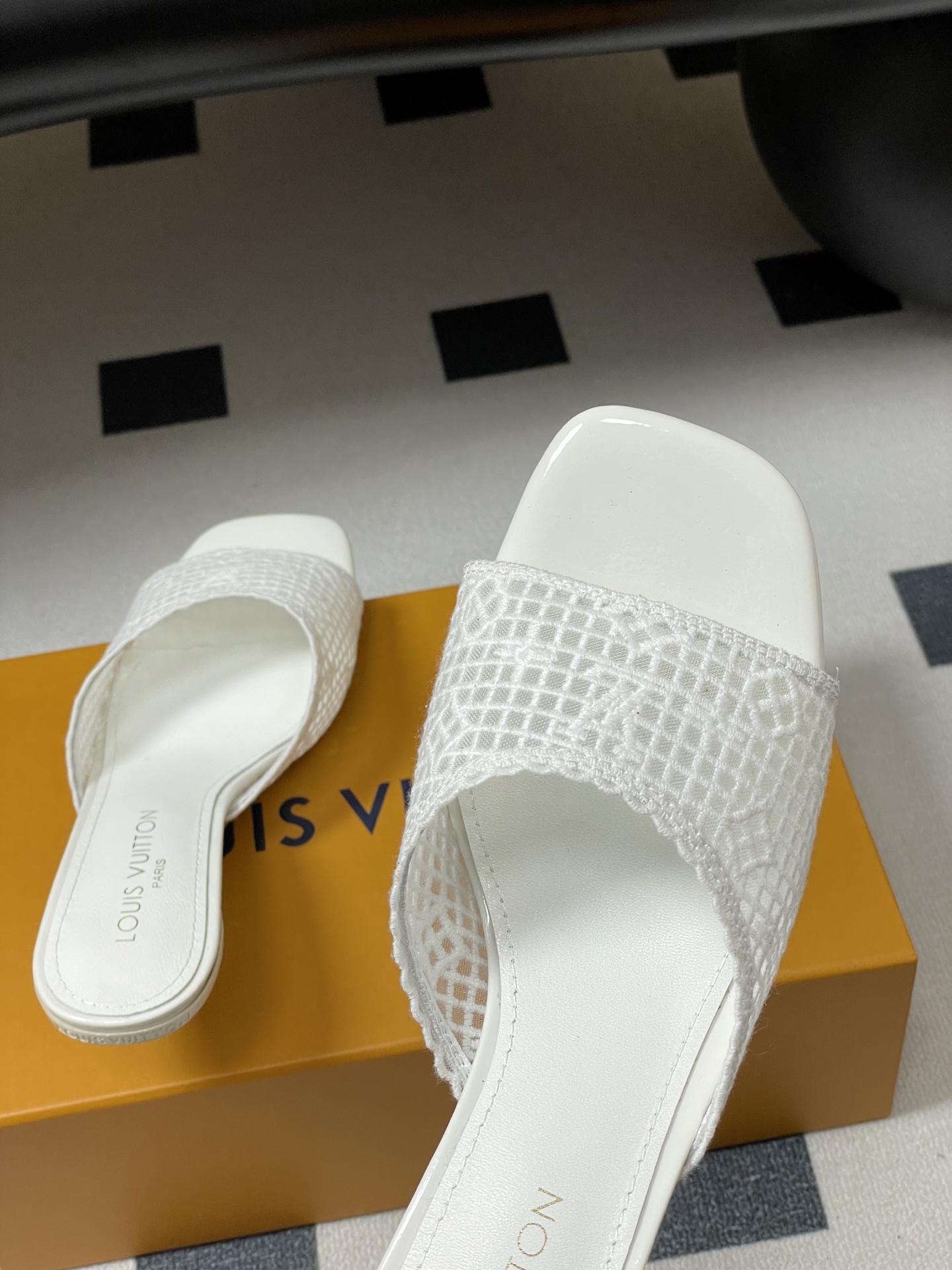 -26Ss春夏新款Louis vuiteeon 路易威登LV 6AM凉拖鞋小猫跟拖鞋字母刺绣蕾丝网面一字