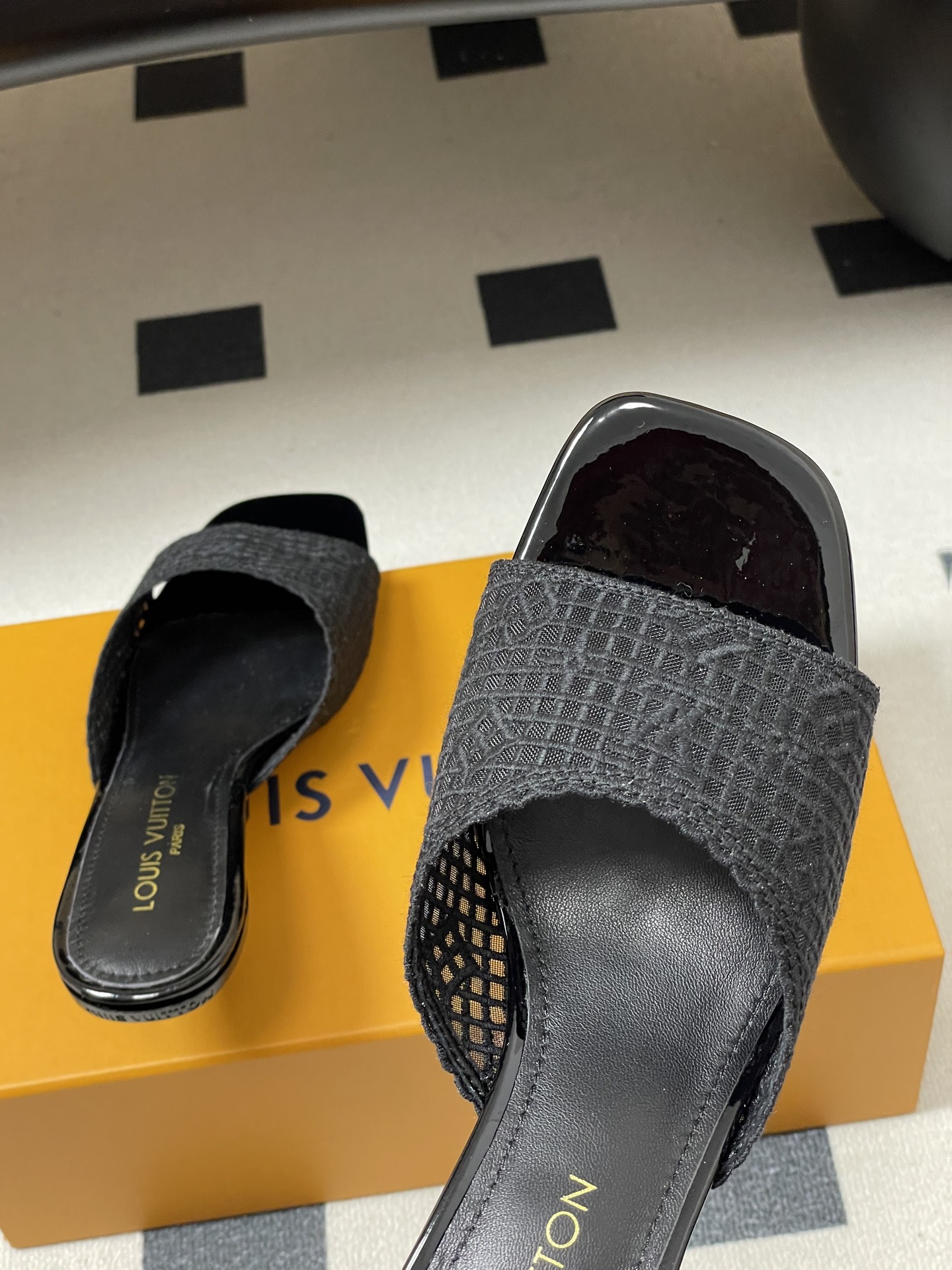 -26Ss春夏新款Louis vuiteeon 路易威登LV 6AM凉拖鞋小猫跟拖鞋字母刺绣蕾丝网面一字