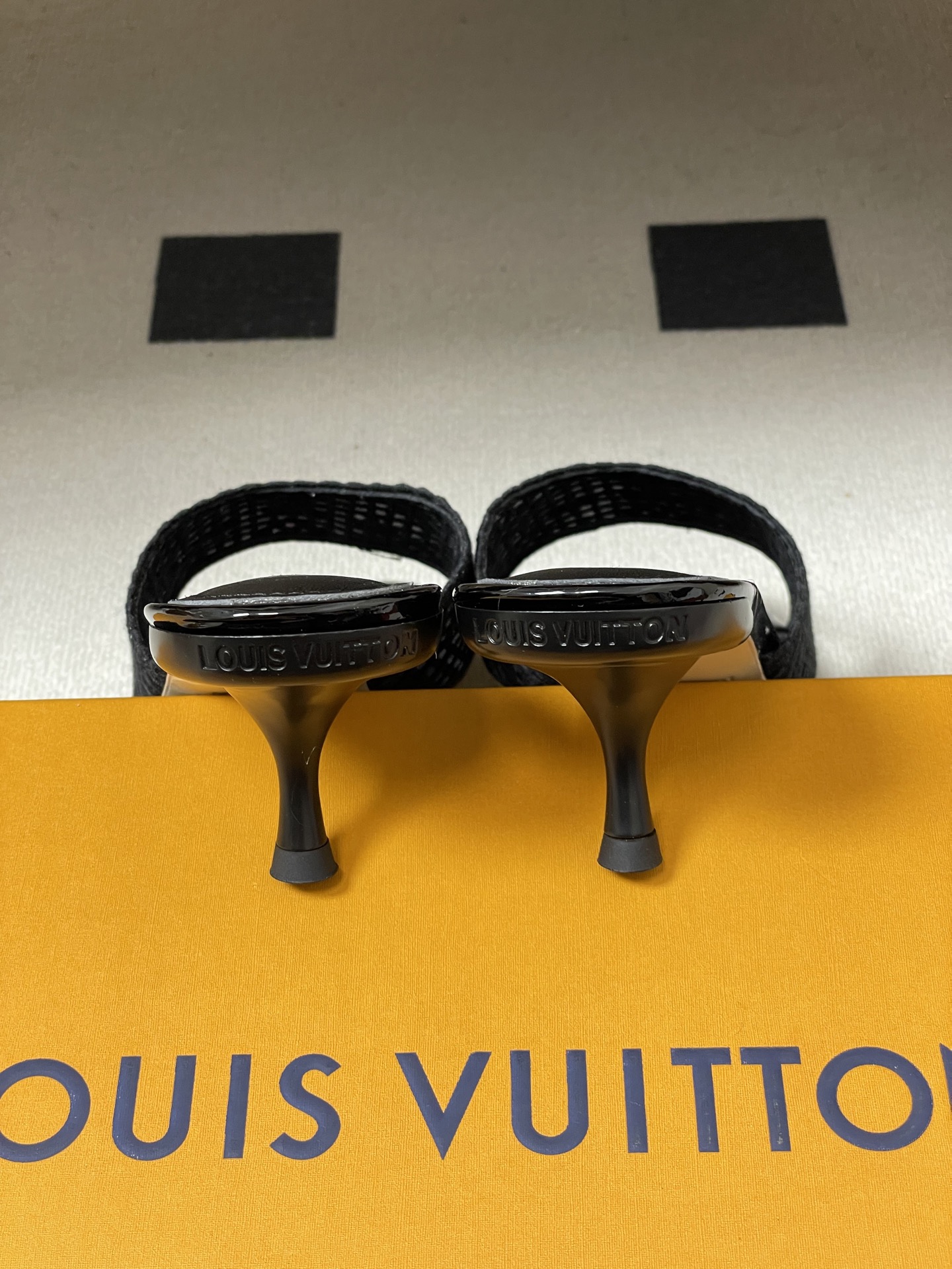 -26Ss春夏新款Louis vuiteeon 路易威登LV 6AM凉拖鞋小猫跟拖鞋字母刺绣蕾丝网面一字