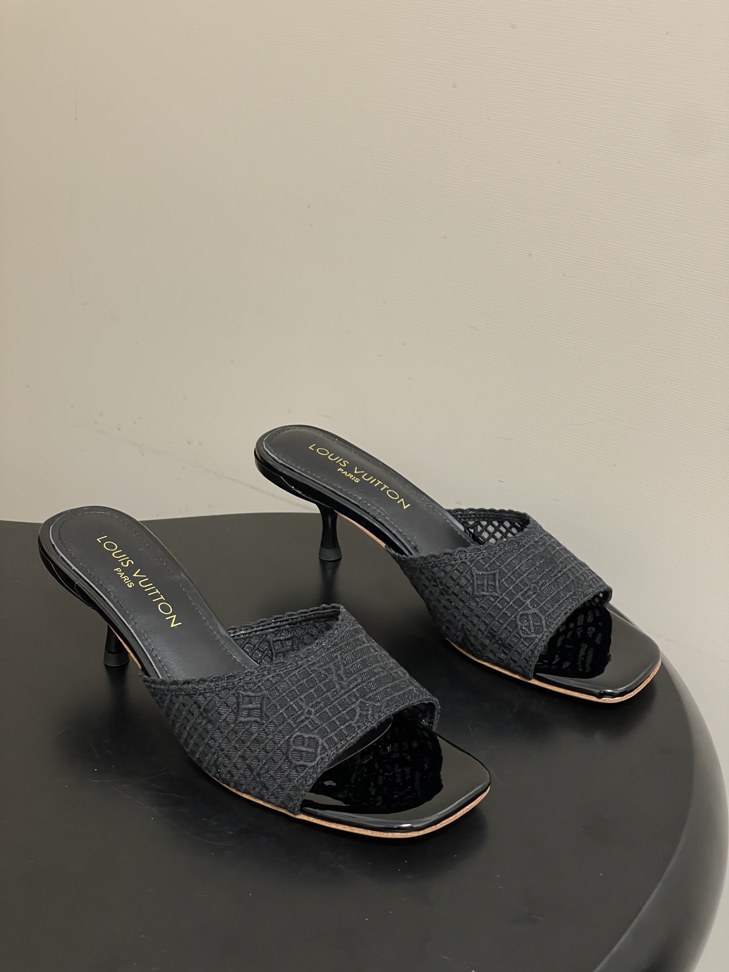 -26Ss春夏新款Louis vuiteeon 路易威登LV 6AM凉拖鞋小猫跟拖鞋字母刺绣蕾丝网面一字