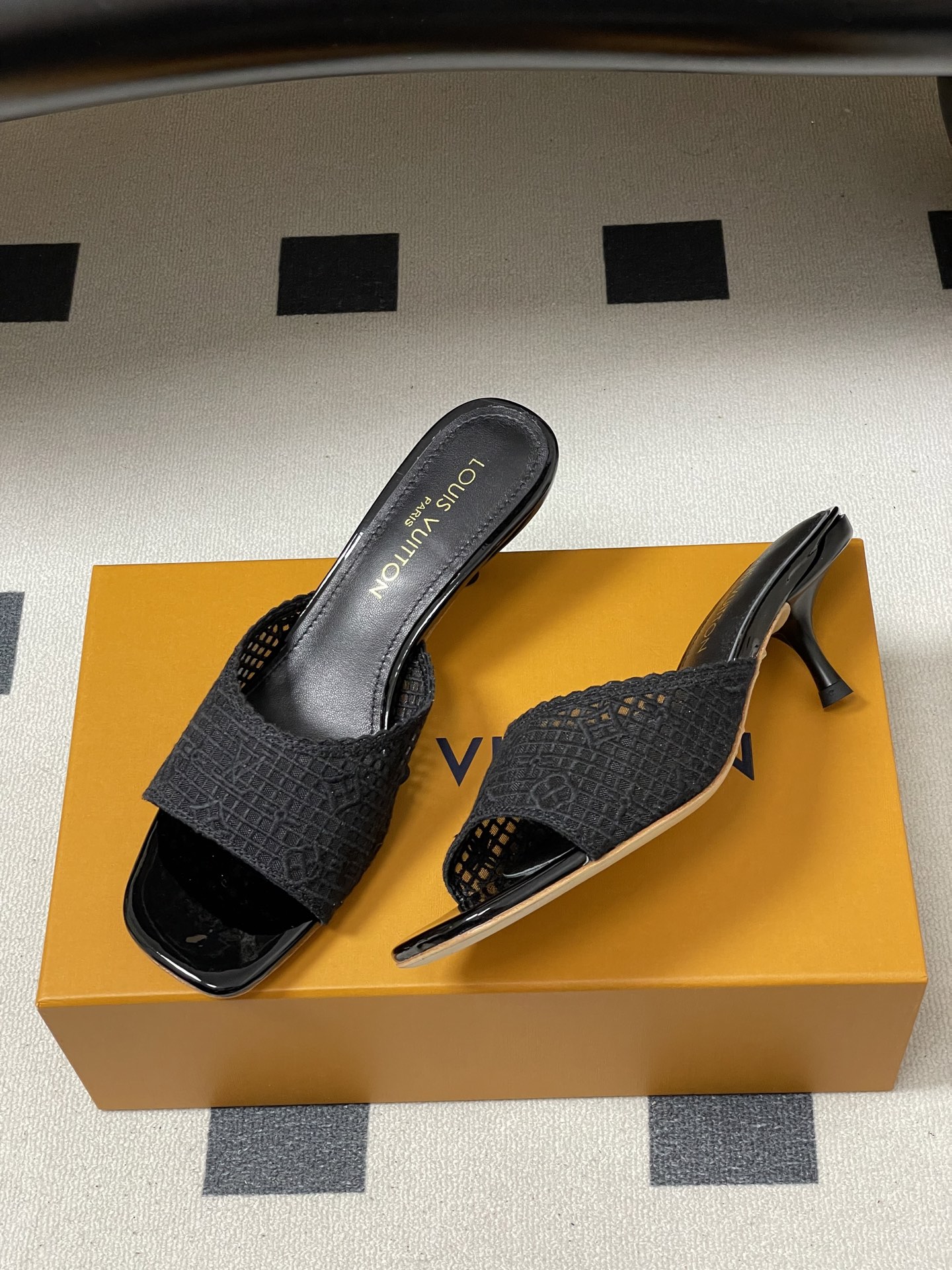 -26Ss春夏新款Louis vuiteeon 路易威登LV 6AM凉拖鞋小猫跟拖鞋字母刺绣蕾丝网面一字