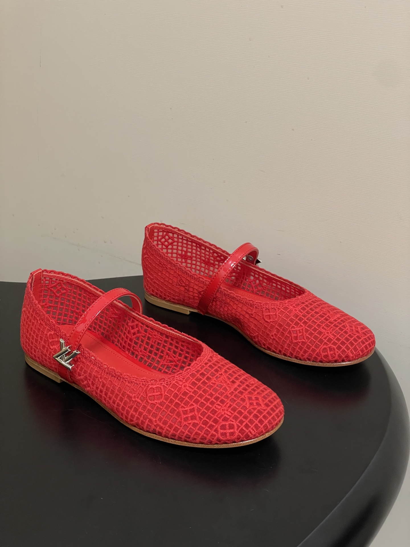 -26Ss春季新款Louis Vuitton LV ROMY芭蕾舞鞋刺绣蕾丝扣带玛丽珍鞋透气网面平底单鞋