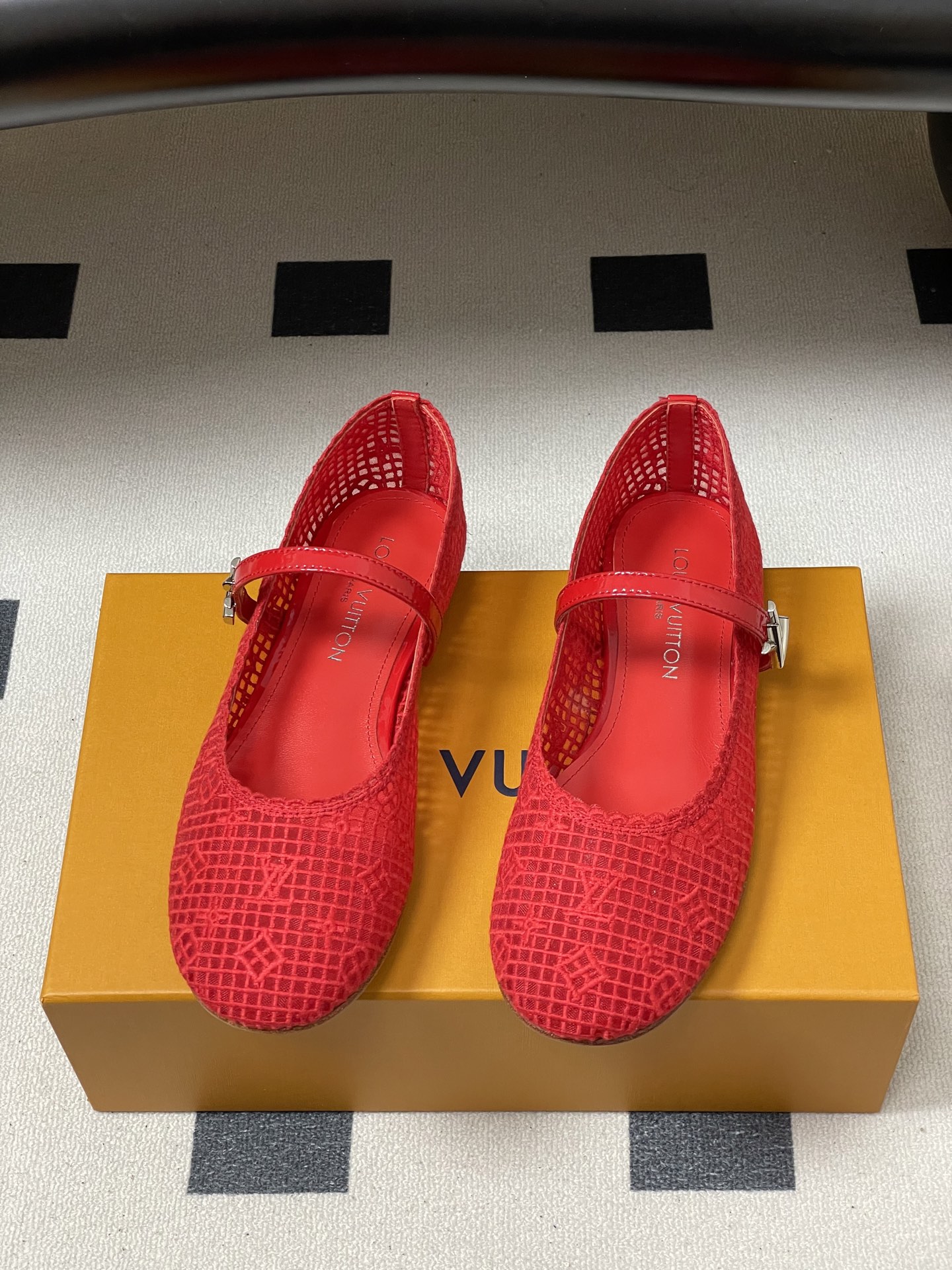 -26Ss春季新款Louis Vuitton LV ROMY芭蕾舞鞋刺绣蕾丝扣带玛丽珍鞋透气网面平底单鞋