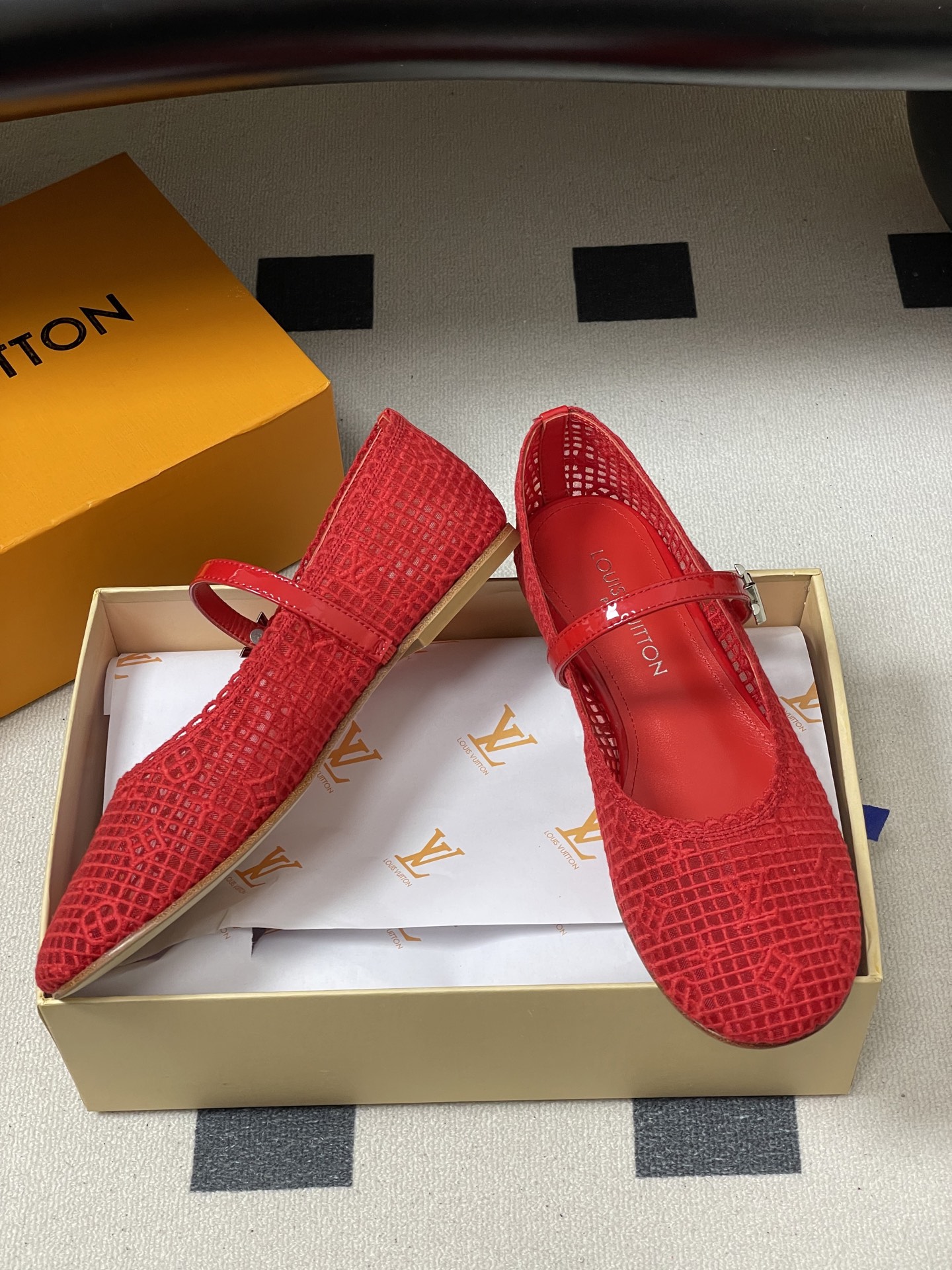 -26Ss春季新款Louis Vuitton LV ROMY芭蕾舞鞋刺绣蕾丝扣带玛丽珍鞋透气网面平底单鞋