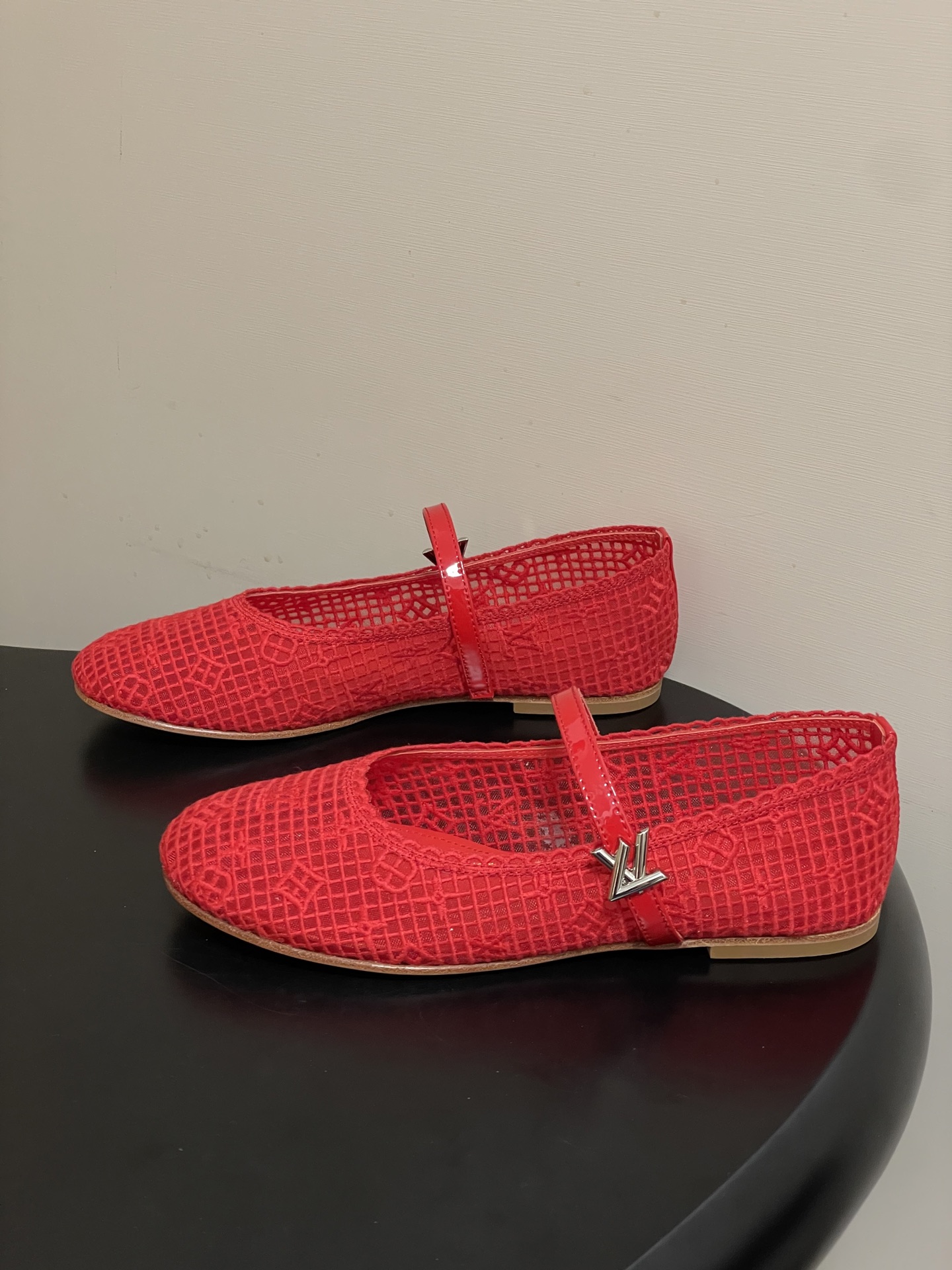 -26Ss春季新款Louis Vuitton LV ROMY芭蕾舞鞋刺绣蕾丝扣带玛丽珍鞋透气网面平底单鞋