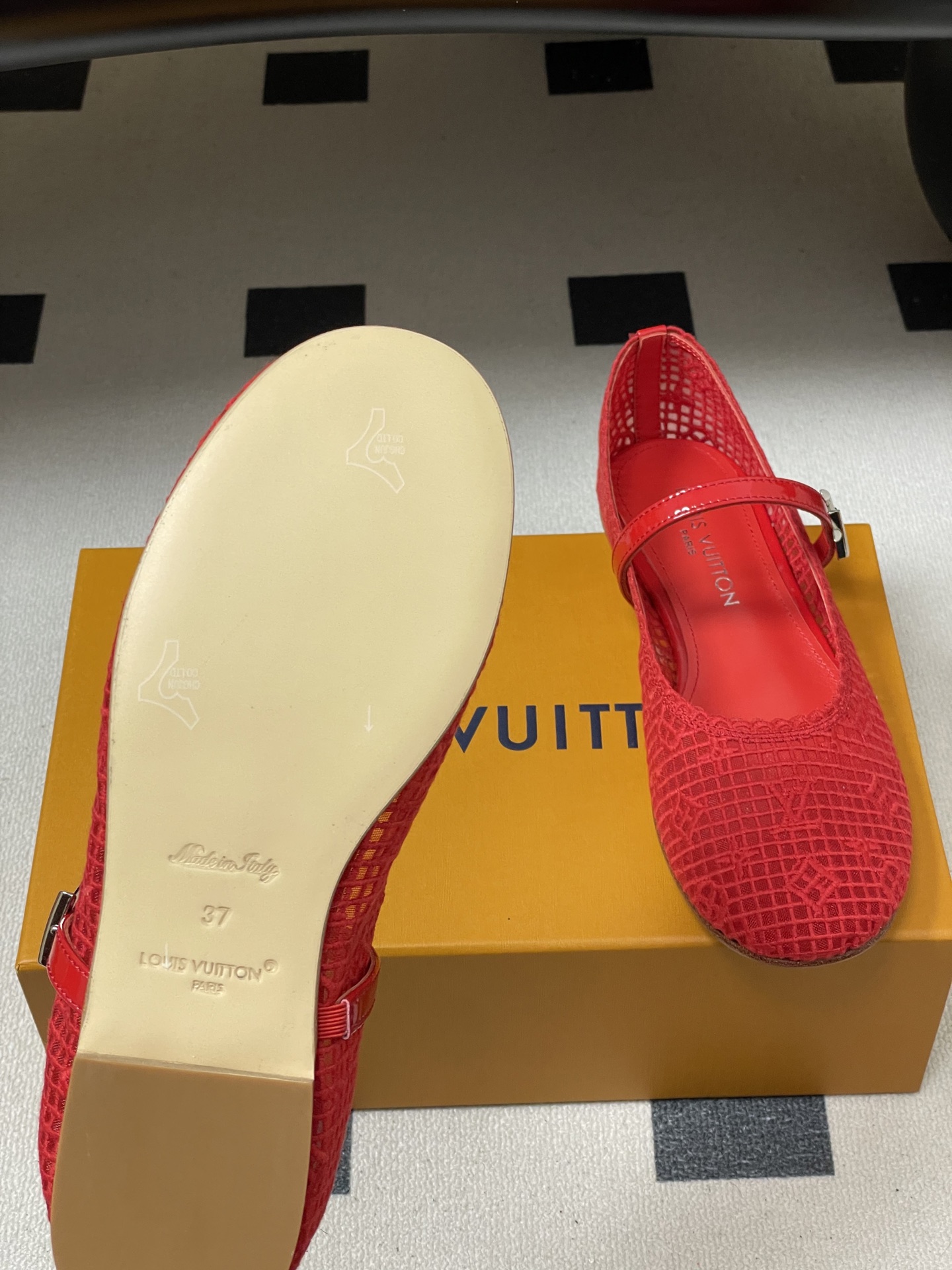-26Ss春季新款Louis Vuitton LV ROMY芭蕾舞鞋刺绣蕾丝扣带玛丽珍鞋透气网面平底单鞋