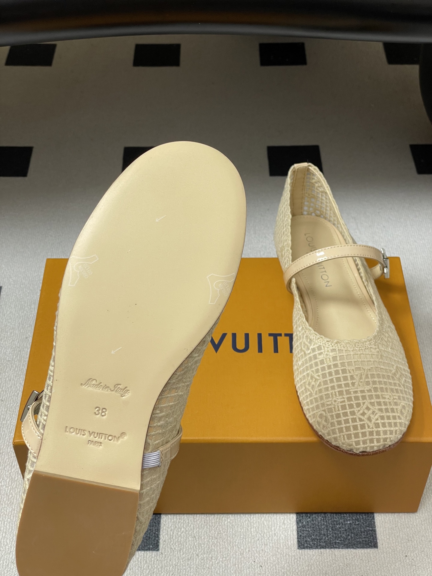 -26Ss春季新款Louis Vuitton LV ROMY芭蕾舞鞋刺绣蕾丝扣带玛丽珍鞋透气网面平底单鞋