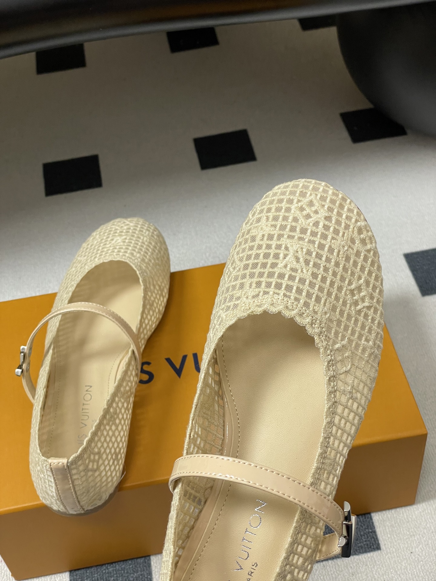 -26Ss春季新款Louis Vuitton LV ROMY芭蕾舞鞋刺绣蕾丝扣带玛丽珍鞋透气网面平底单鞋