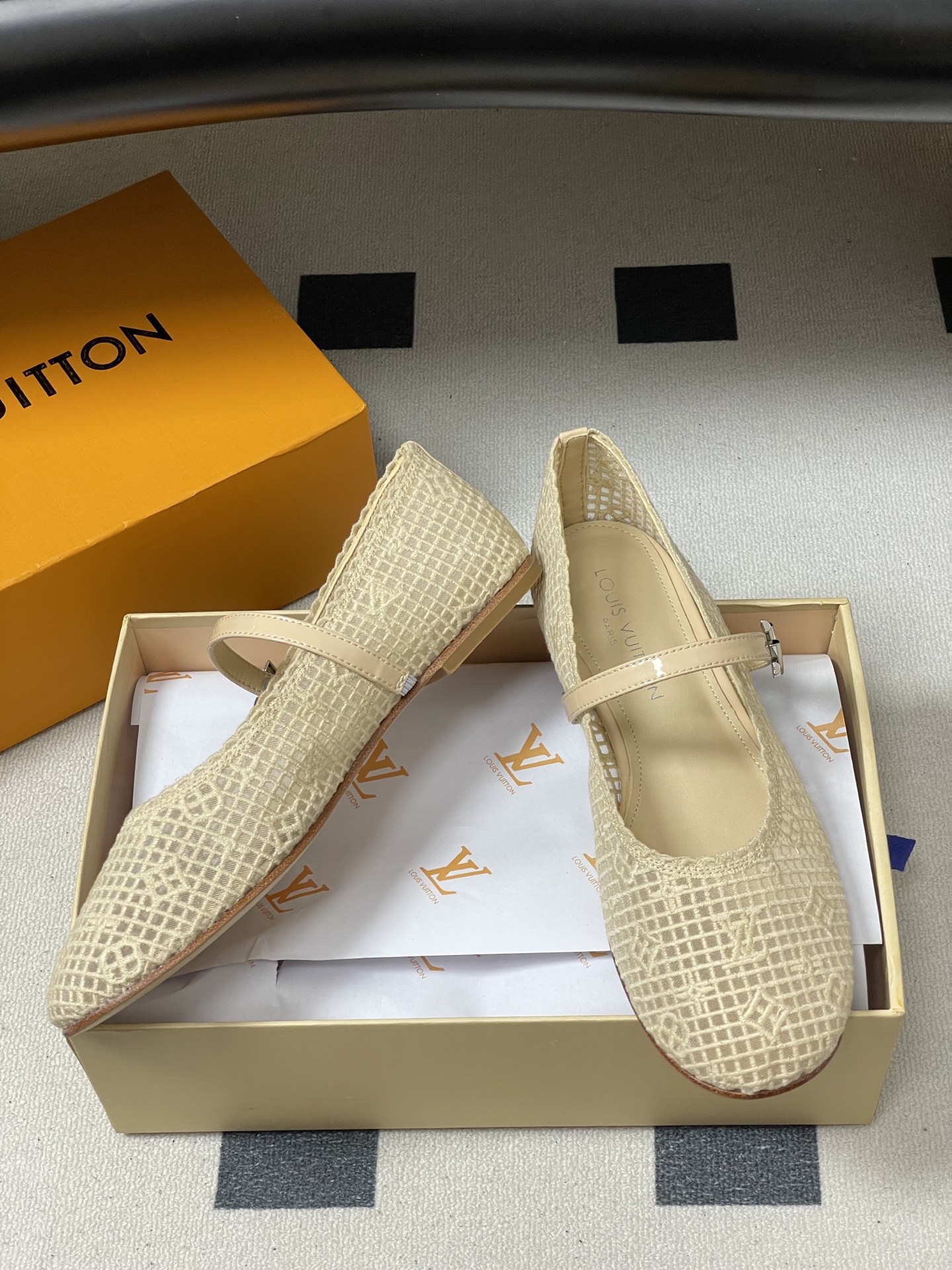 -26Ss春季新款Louis Vuitton LV ROMY芭蕾舞鞋刺绣蕾丝扣带玛丽珍鞋透气网面平底单鞋
