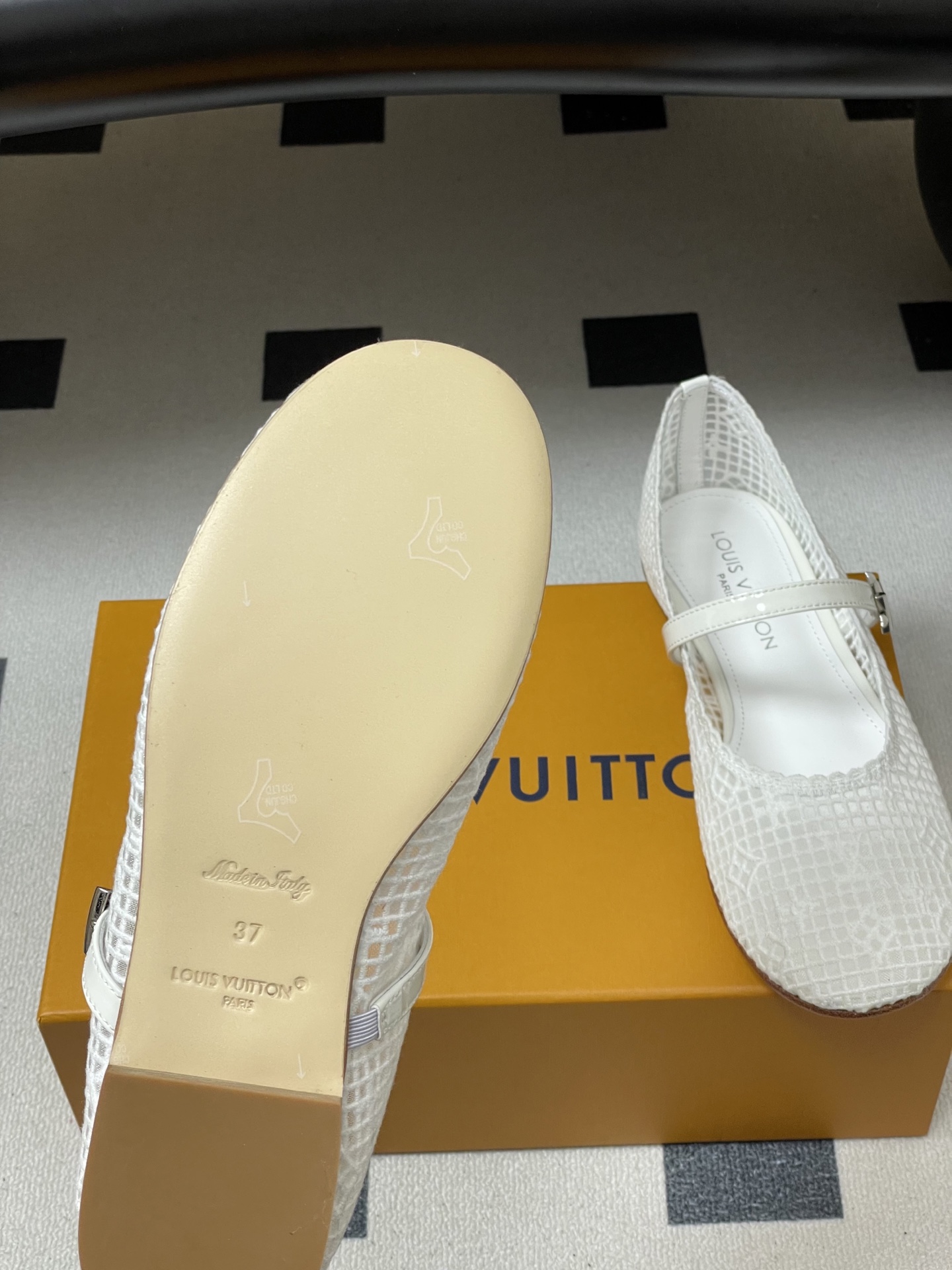 -26Ss春季新款Louis Vuitton LV ROMY芭蕾舞鞋刺绣蕾丝扣带玛丽珍鞋透气网面平底单鞋