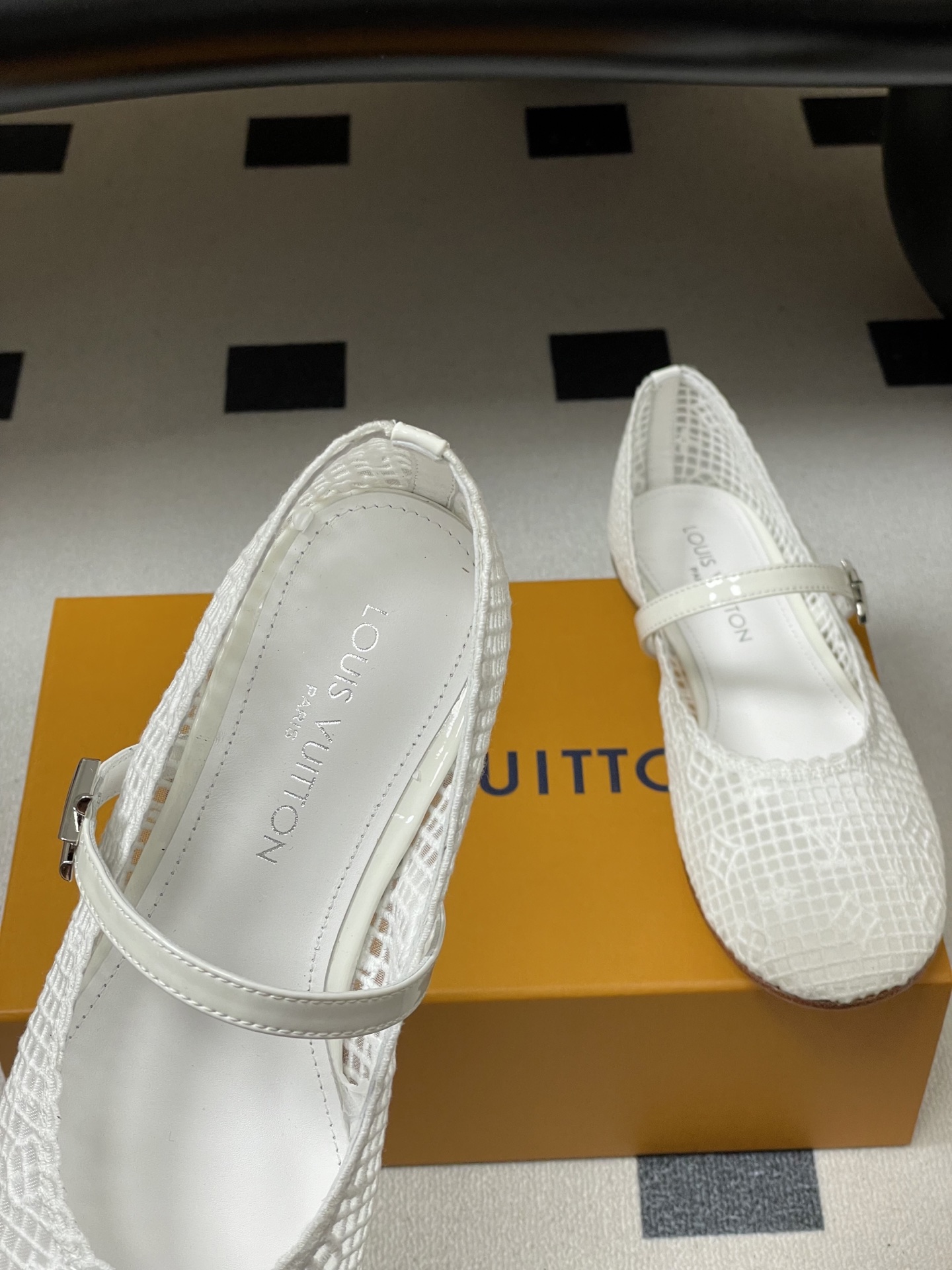-26Ss春季新款Louis Vuitton LV ROMY芭蕾舞鞋刺绣蕾丝扣带玛丽珍鞋透气网面平底单鞋