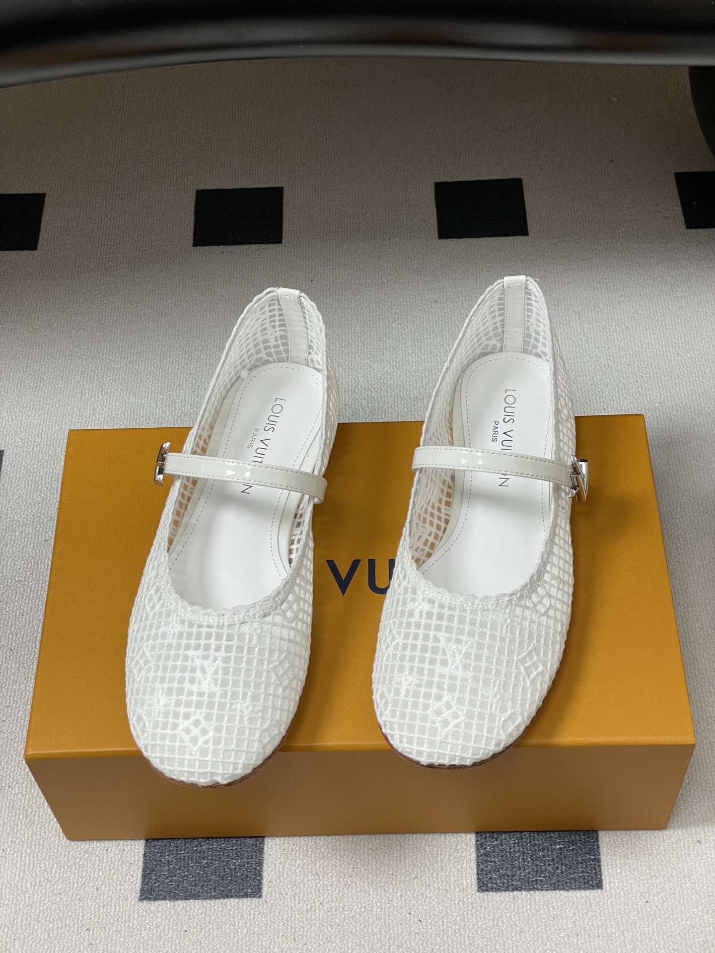 -26Ss春季新款Louis Vuitton LV ROMY芭蕾舞鞋刺绣蕾丝扣带玛丽珍鞋透气网面平底单鞋