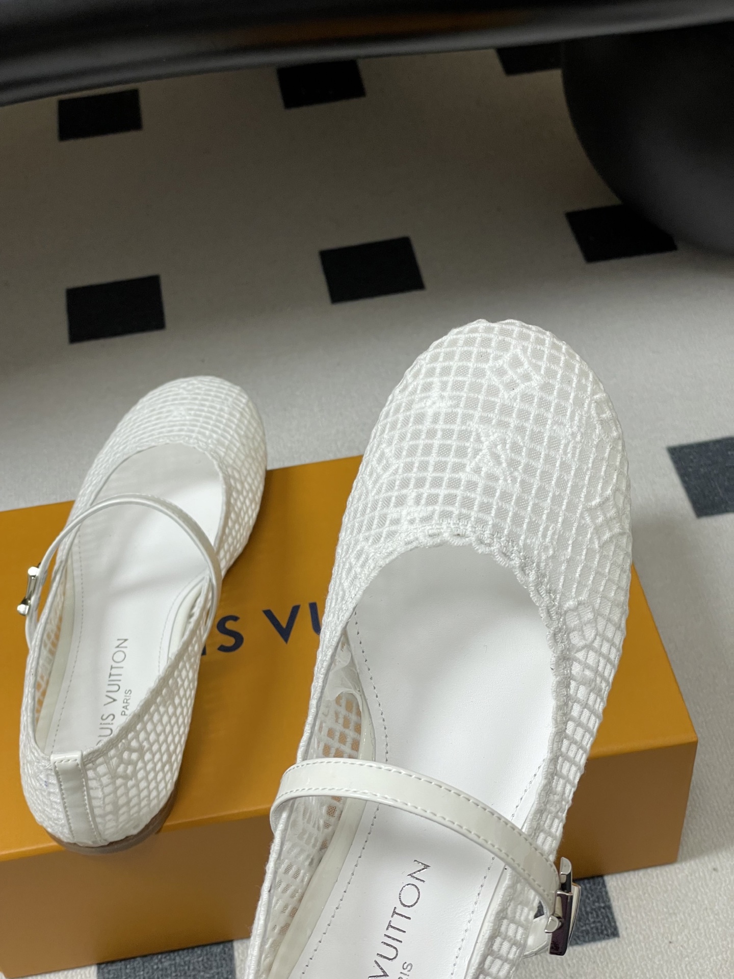 -26Ss春季新款Louis Vuitton LV ROMY芭蕾舞鞋刺绣蕾丝扣带玛丽珍鞋透气网面平底单鞋