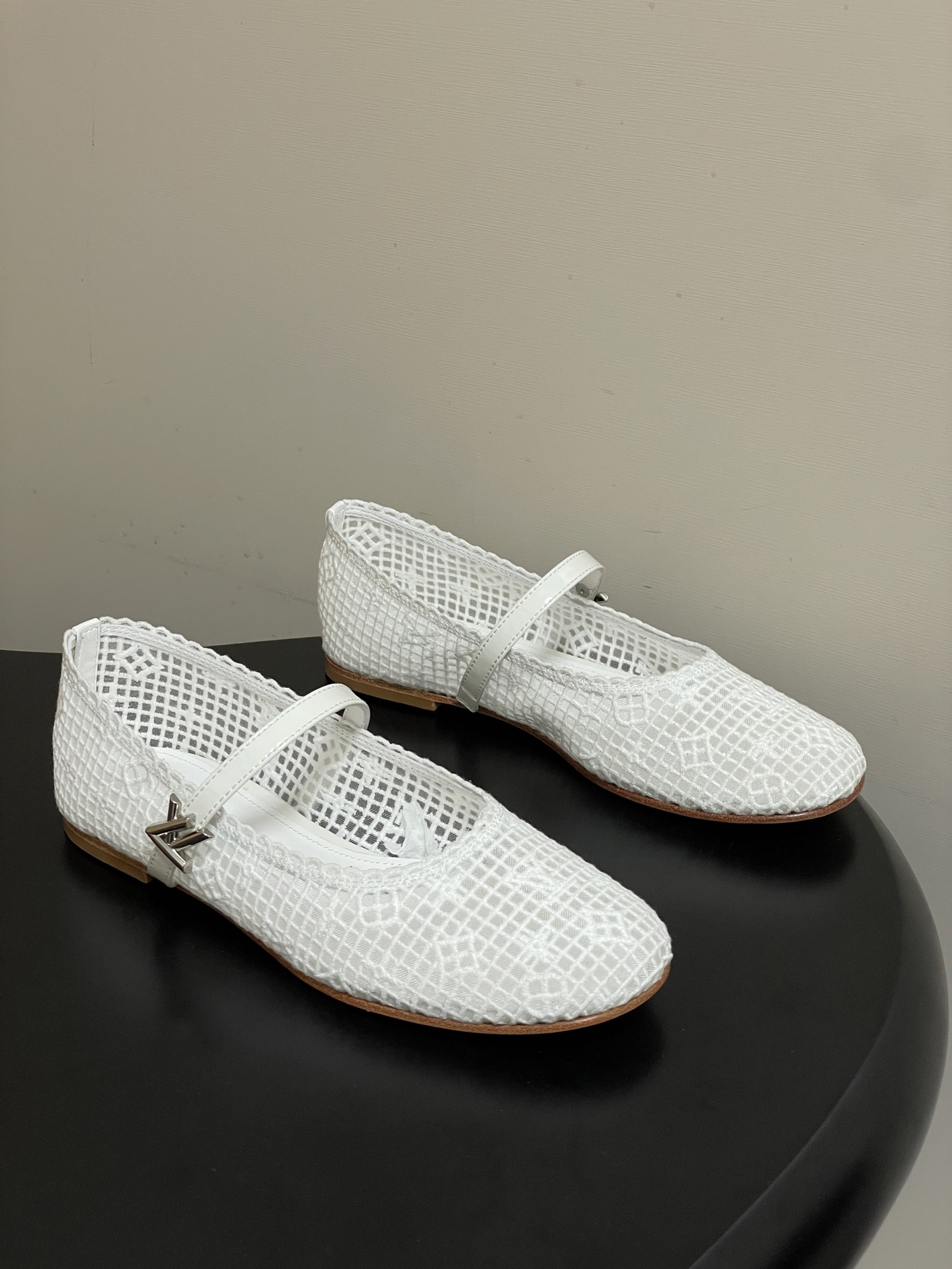 -26Ss春季新款Louis Vuitton LV ROMY芭蕾舞鞋刺绣蕾丝扣带玛丽珍鞋透气网面平底单鞋
