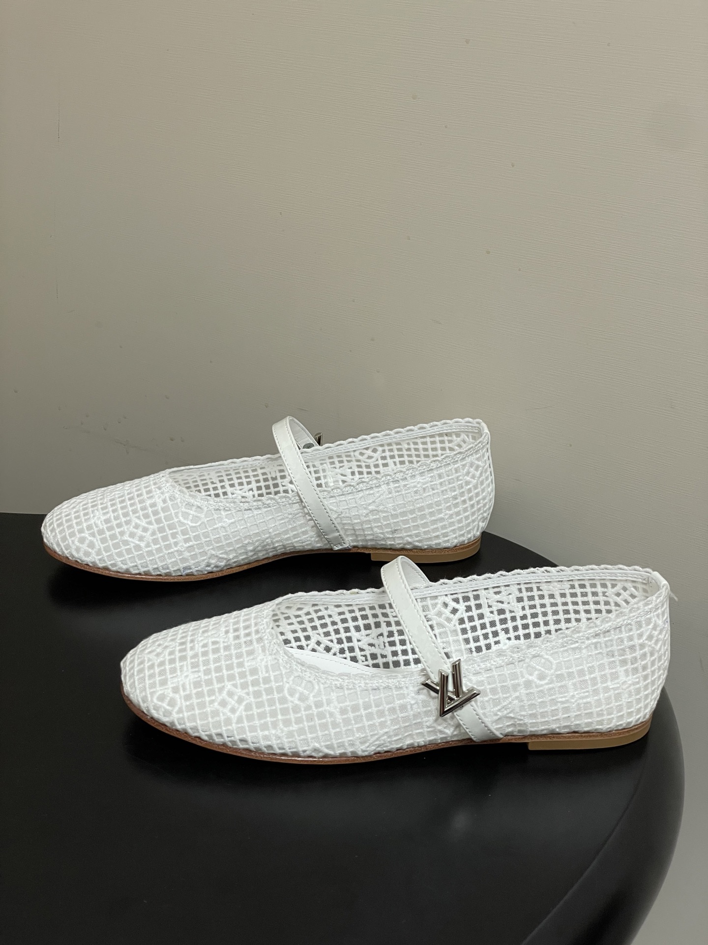 -26Ss春季新款Louis Vuitton LV ROMY芭蕾舞鞋刺绣蕾丝扣带玛丽珍鞋透气网面平底单鞋