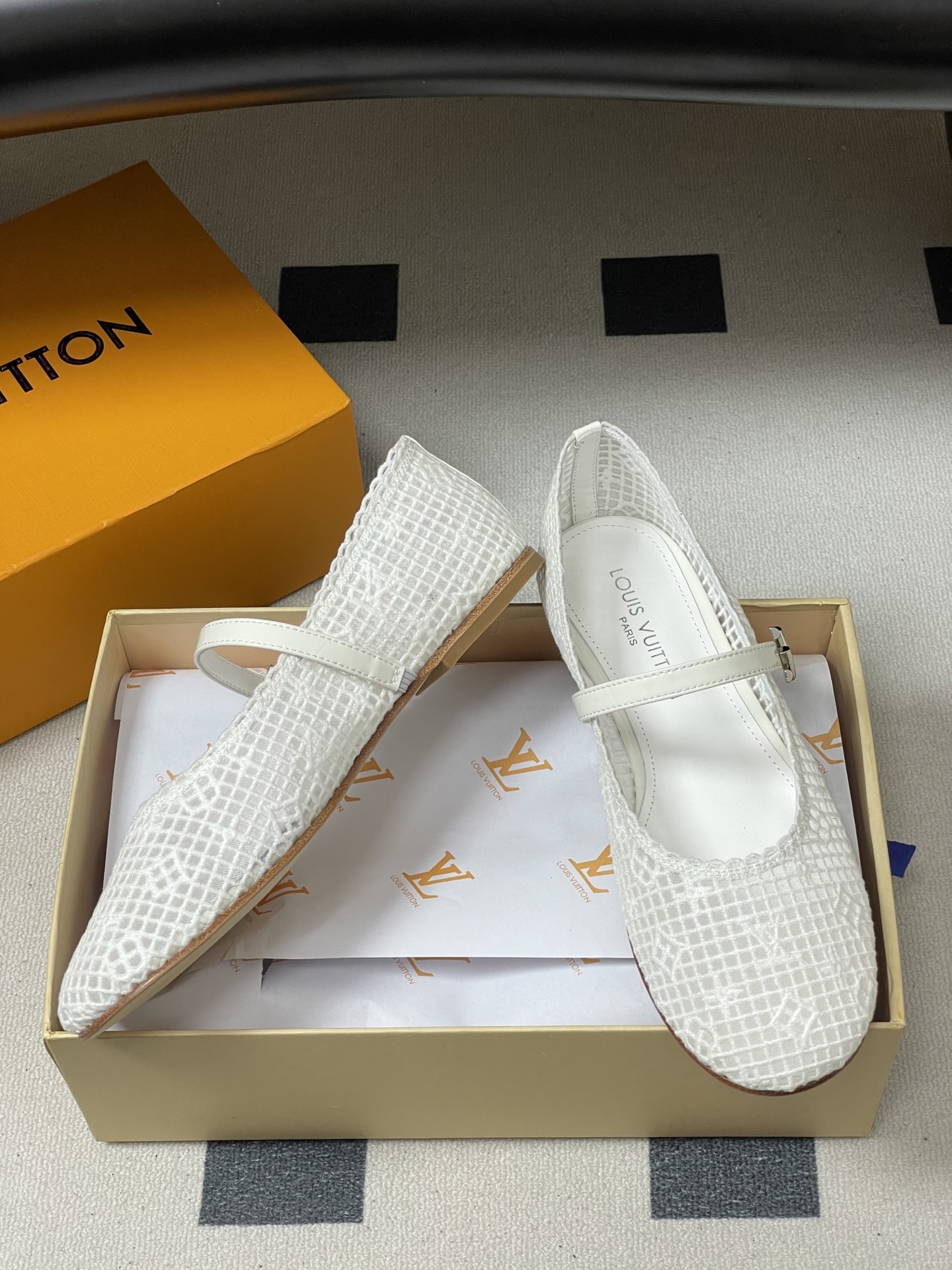 -26Ss春季新款Louis Vuitton LV ROMY芭蕾舞鞋刺绣蕾丝扣带玛丽珍鞋透气网面平底单鞋
