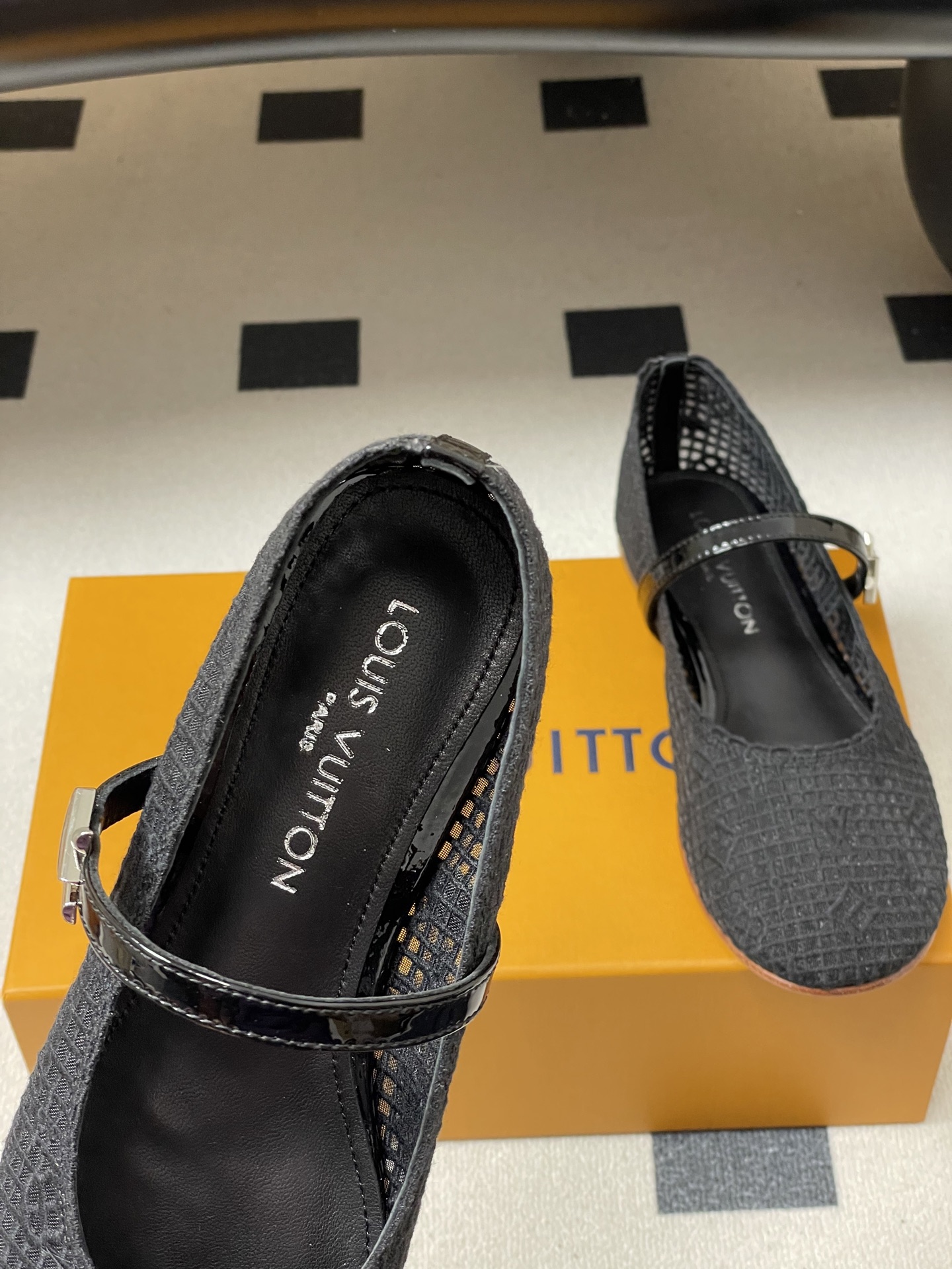 -26Ss春季新款Louis Vuitton LV ROMY芭蕾舞鞋刺绣蕾丝扣带玛丽珍鞋透气网面平底单鞋