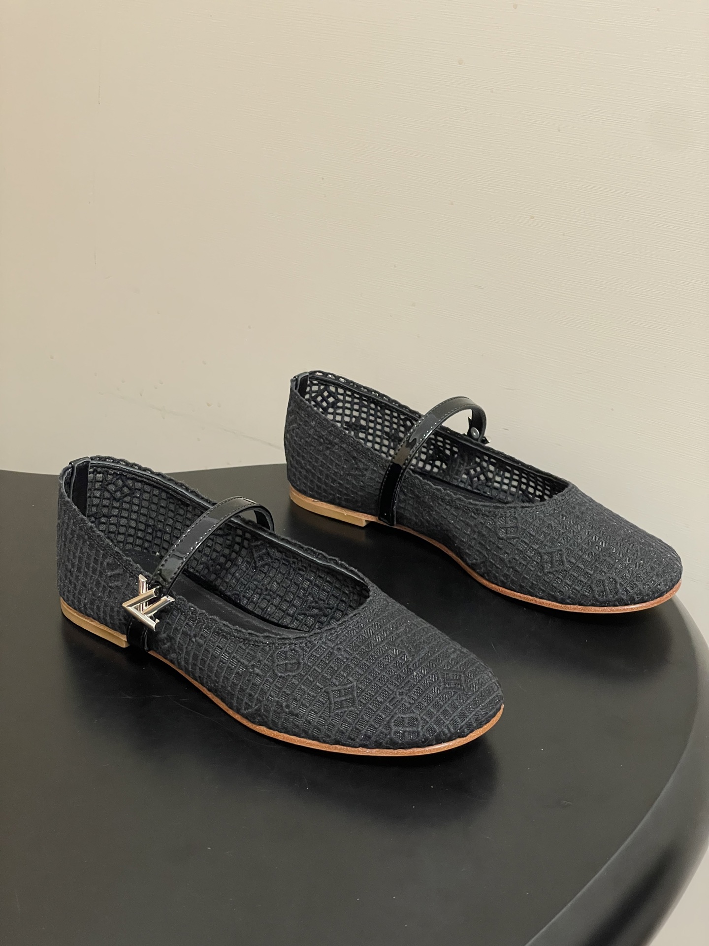 -26Ss春季新款Louis Vuitton LV ROMY芭蕾舞鞋刺绣蕾丝扣带玛丽珍鞋透气网面平底单鞋