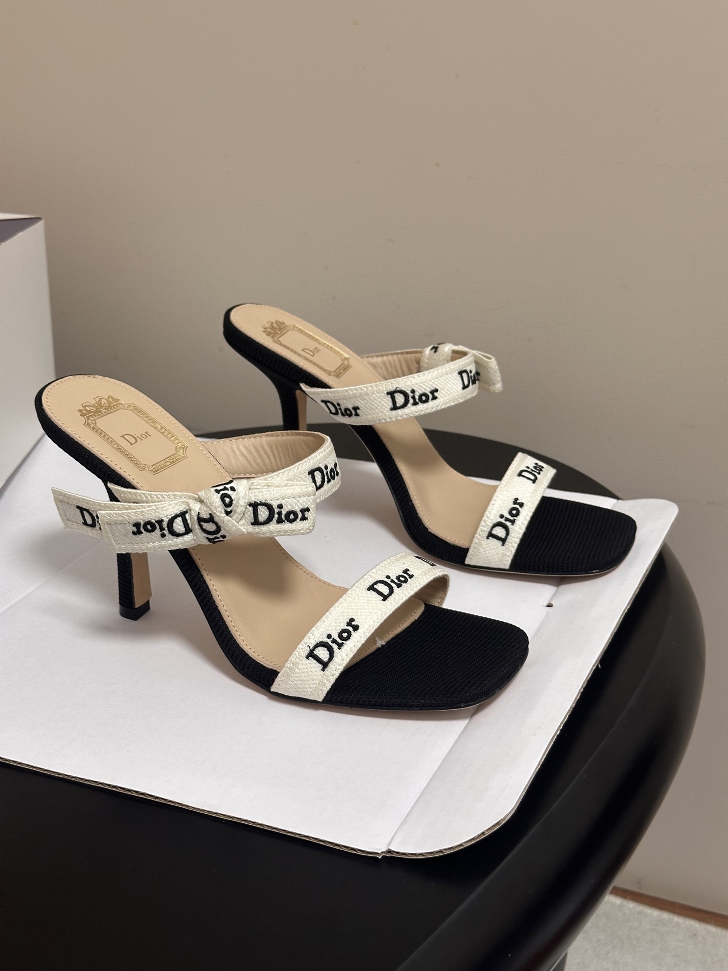 -顶级品质（配高档飞机盒✈️）26ss春夏新款Dior 迪奥 J'Adior 饰带高跟凉鞋 CD 字母刺