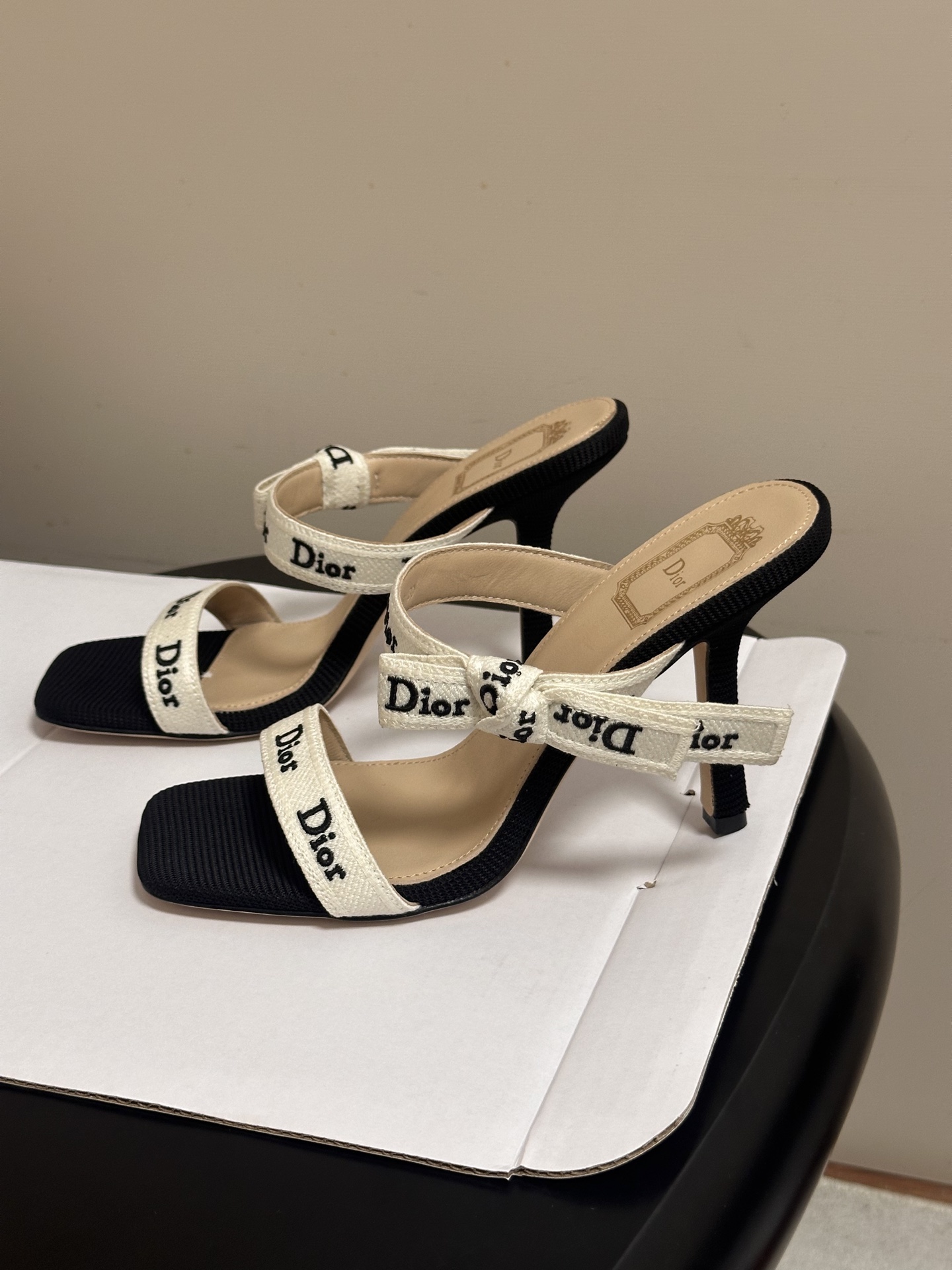 -顶级品质（配高档飞机盒✈️）26ss春夏新款Dior 迪奥 J'Adior 饰带高跟凉鞋 CD 字母刺