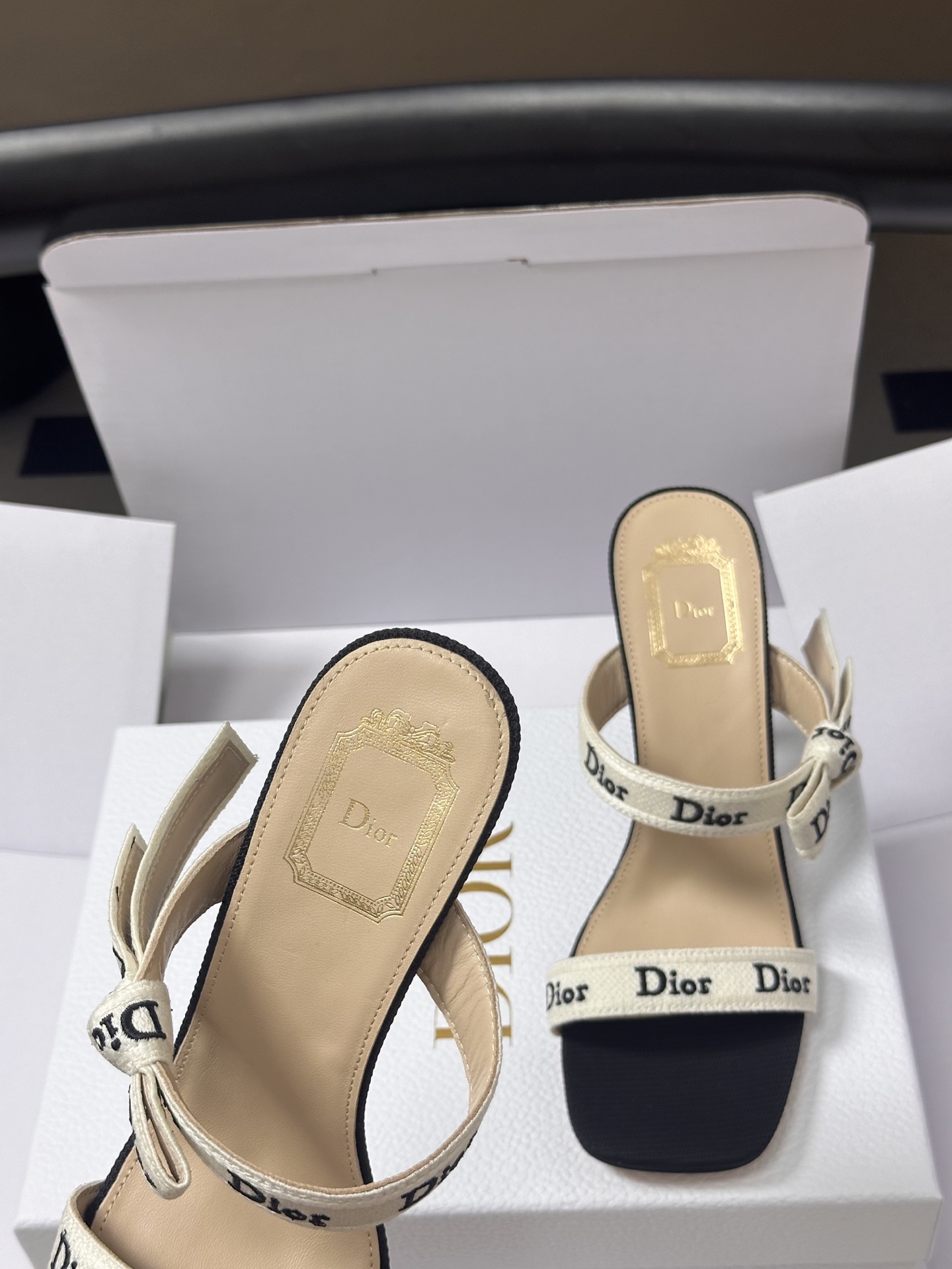 -顶级品质（配高档飞机盒✈️）26ss春夏新款Dior 迪奥 J'Adior 饰带高跟凉鞋 CD 字母刺