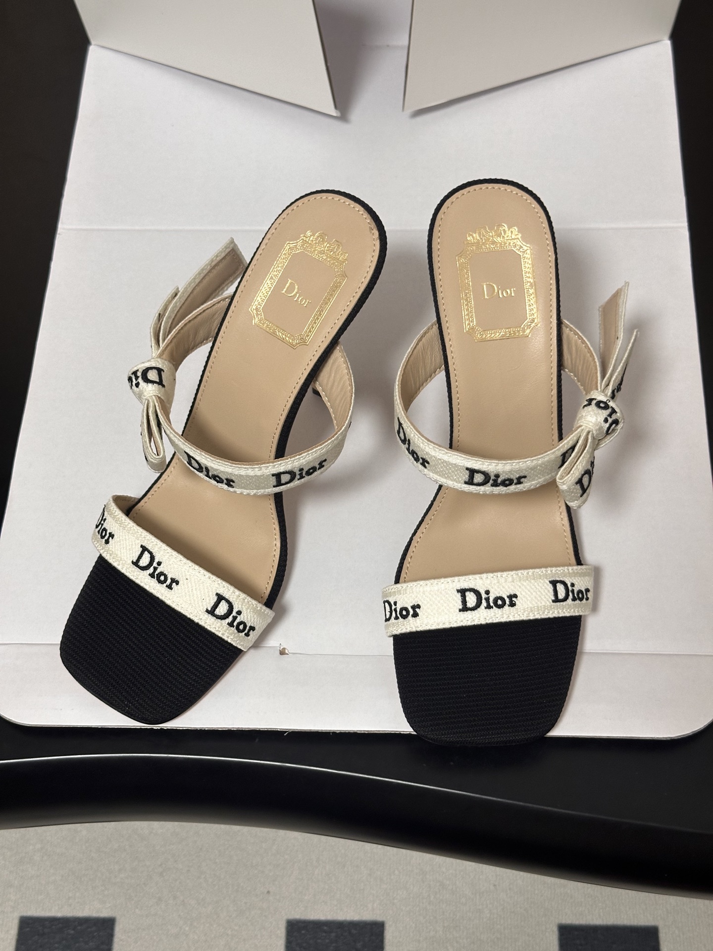 -顶级品质（配高档飞机盒✈️）26ss春夏新款Dior 迪奥 J'Adior 饰带高跟凉鞋 CD 字母刺