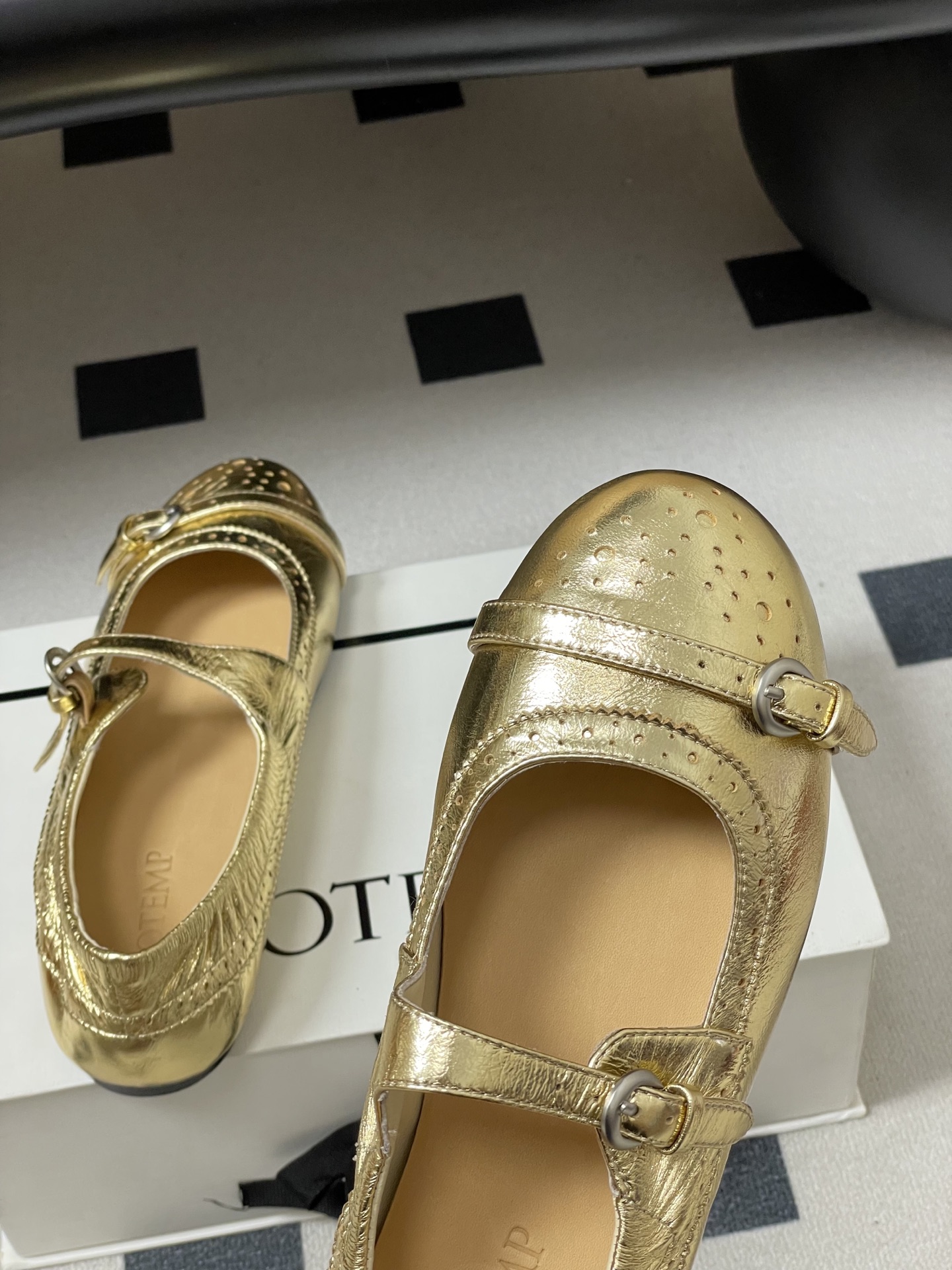 -26ss春夏新款COTEMP 孟克玛丽珍鞋复古扣带轻便芭蕾舞鞋一字带平底单鞋融合玛丽珍与孟克鞋元素的精