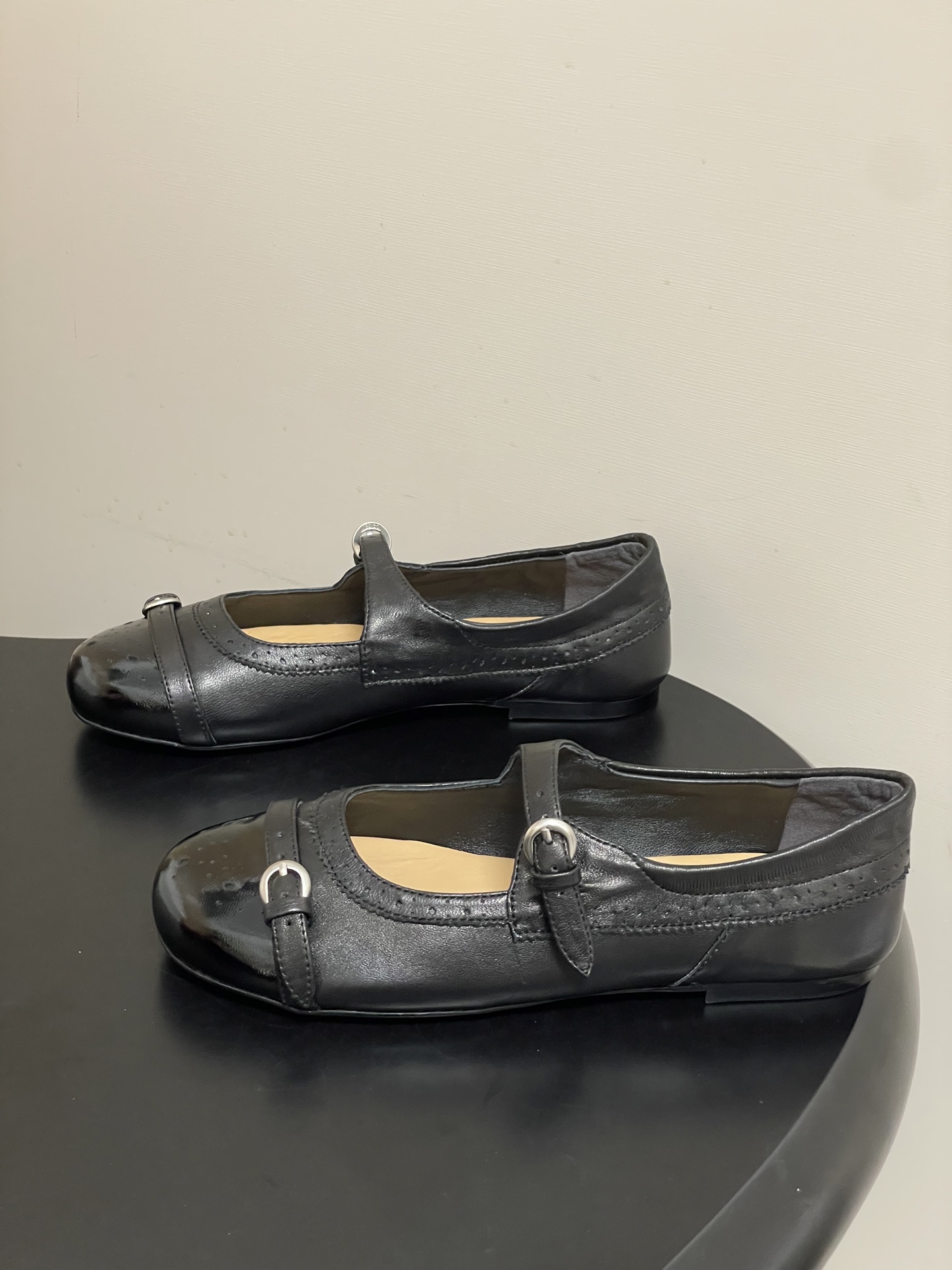 -26ss春夏新款COTEMP 孟克玛丽珍鞋复古扣带轻便芭蕾舞鞋一字带平底单鞋融合玛丽珍与孟克鞋元素的精