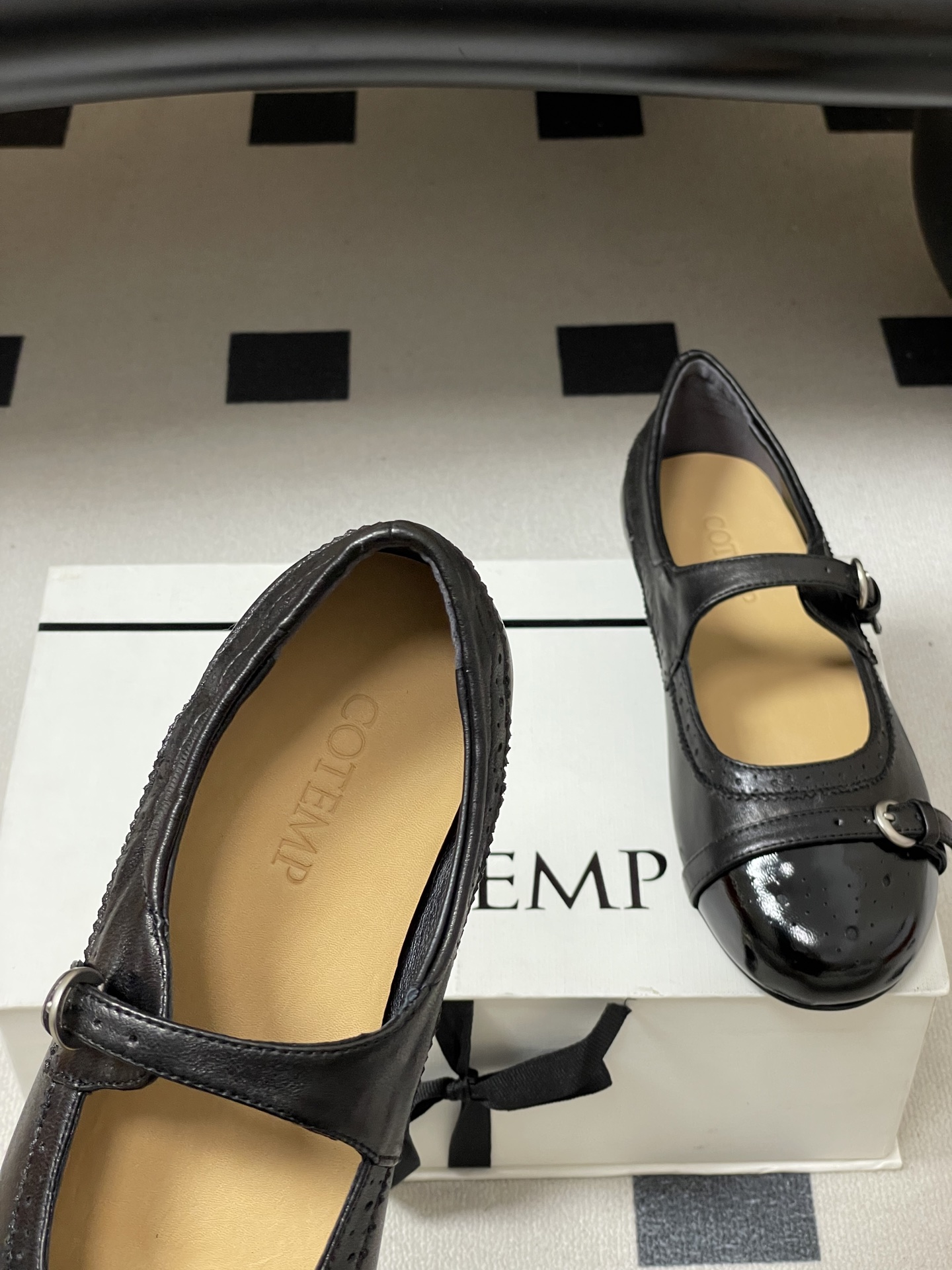 -26ss春夏新款COTEMP 孟克玛丽珍鞋复古扣带轻便芭蕾舞鞋一字带平底单鞋融合玛丽珍与孟克鞋元素的精