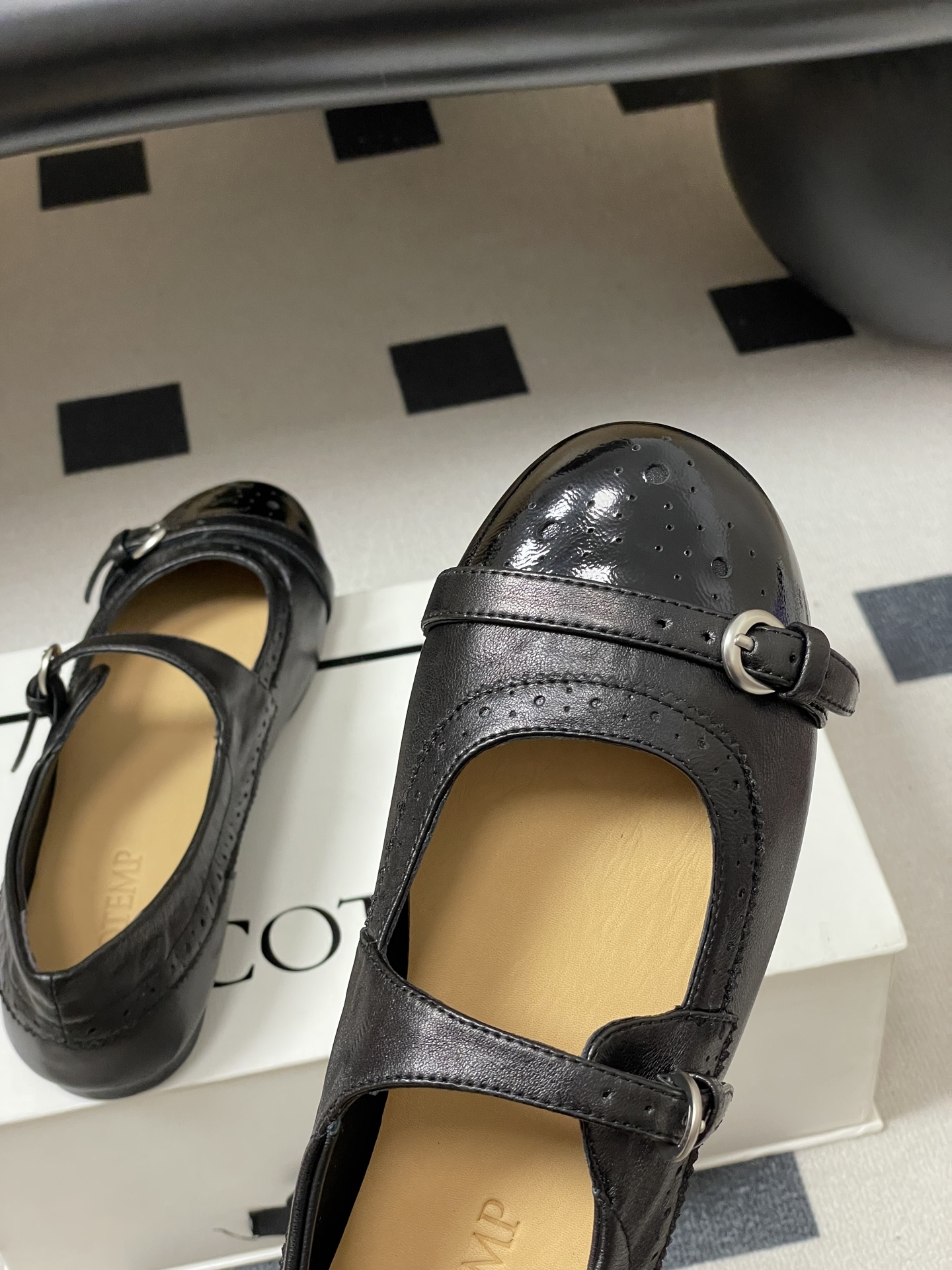 -26ss春夏新款COTEMP 孟克玛丽珍鞋复古扣带轻便芭蕾舞鞋一字带平底单鞋融合玛丽珍与孟克鞋元素的精