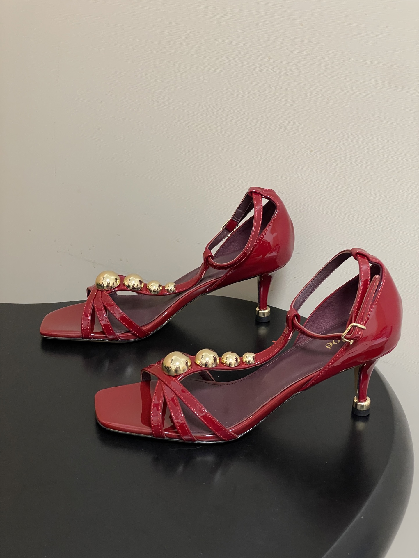 -Chloe蔻依 26ss春夏新款 细跟芭蕾舞鞋方头鱼嘴漆皮简约优雅玛丽珍鞋高跟鞋复古 T 字带金圆珠凉