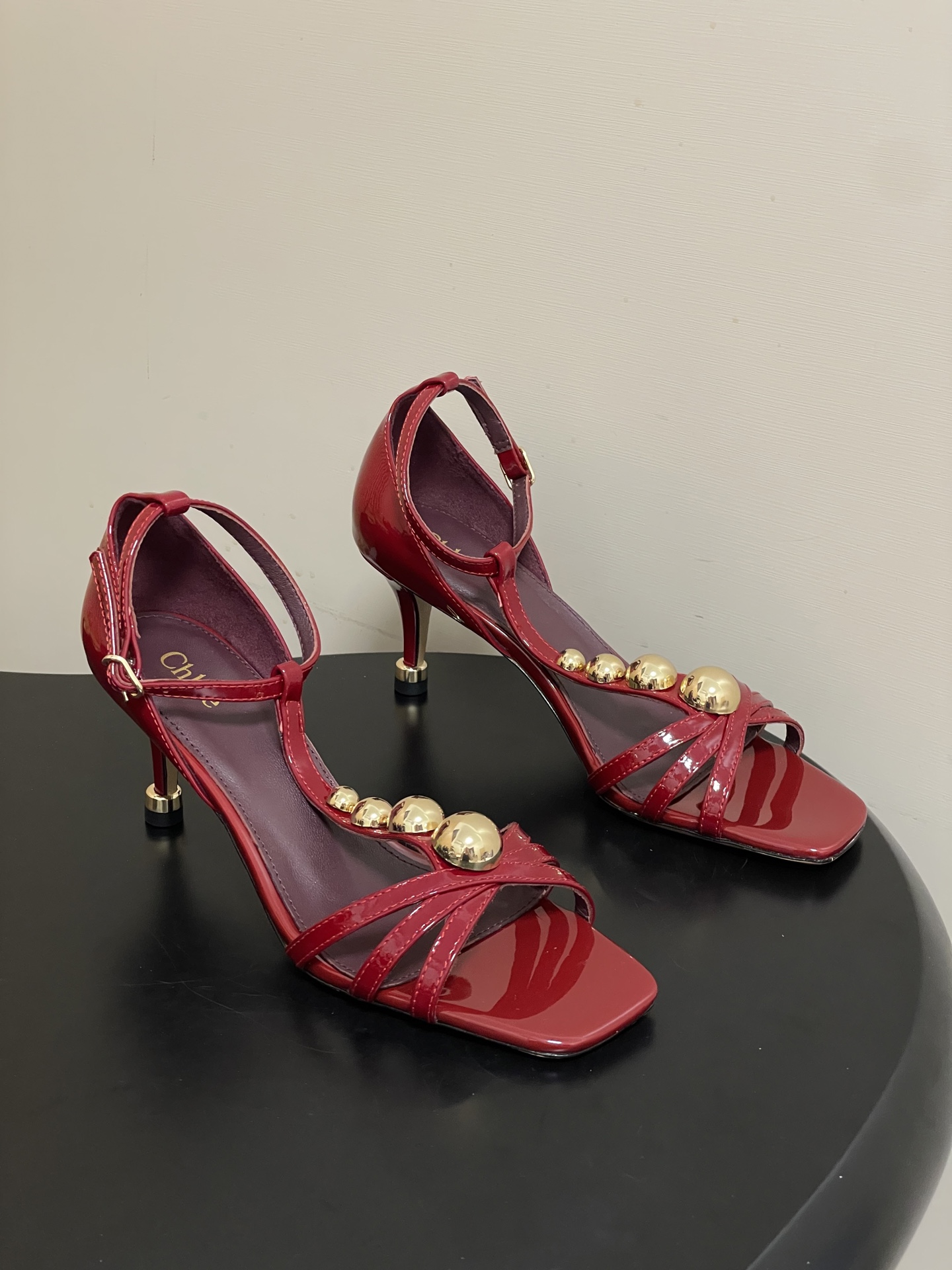 -Chloe蔻依 26ss春夏新款 细跟芭蕾舞鞋方头鱼嘴漆皮简约优雅玛丽珍鞋高跟鞋复古 T 字带金圆珠凉