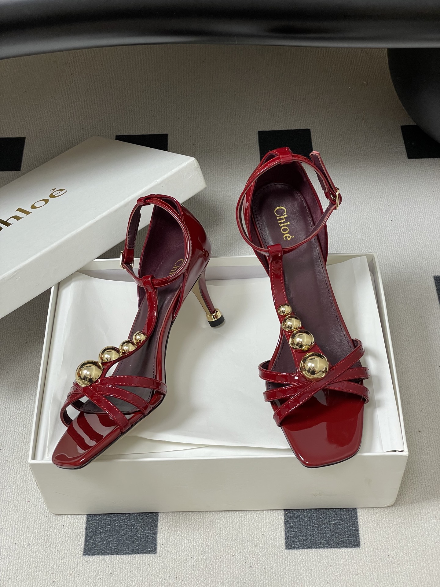 -Chloe蔻依 26ss春夏新款 细跟芭蕾舞鞋方头鱼嘴漆皮简约优雅玛丽珍鞋高跟鞋复古 T 字带金圆珠凉