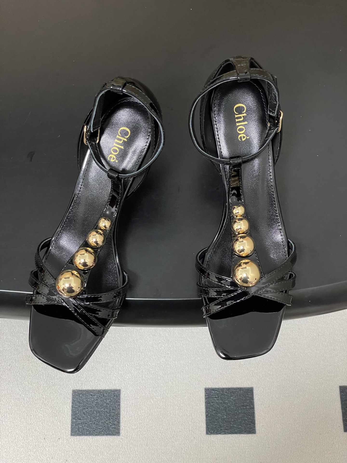 -Chloe蔻依 26ss春夏新款 细跟芭蕾舞鞋方头鱼嘴漆皮简约优雅玛丽珍鞋高跟鞋复古 T 字带金圆珠凉