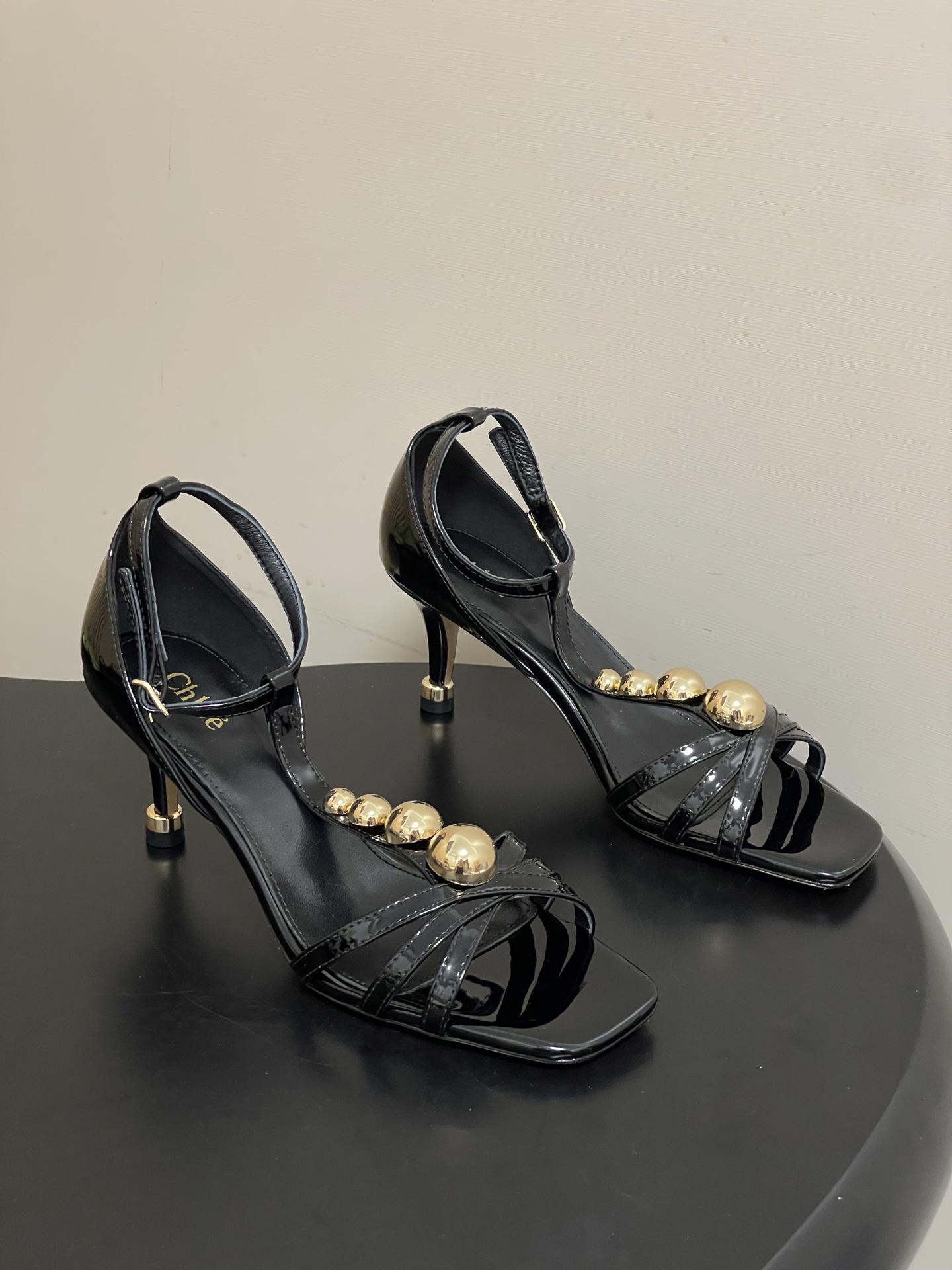 -Chloe蔻依 26ss春夏新款 细跟芭蕾舞鞋方头鱼嘴漆皮简约优雅玛丽珍鞋高跟鞋复古 T 字带金圆珠凉