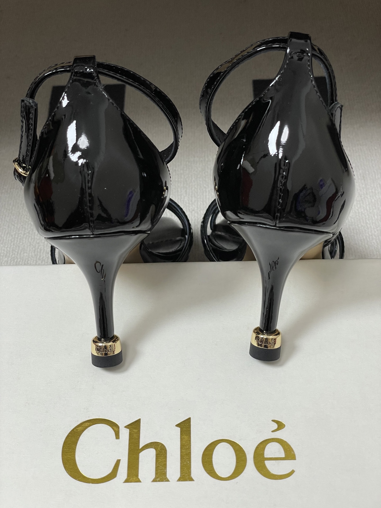 -Chloe蔻依 26ss春夏新款 细跟芭蕾舞鞋方头鱼嘴漆皮简约优雅玛丽珍鞋高跟鞋复古 T 字带金圆珠凉