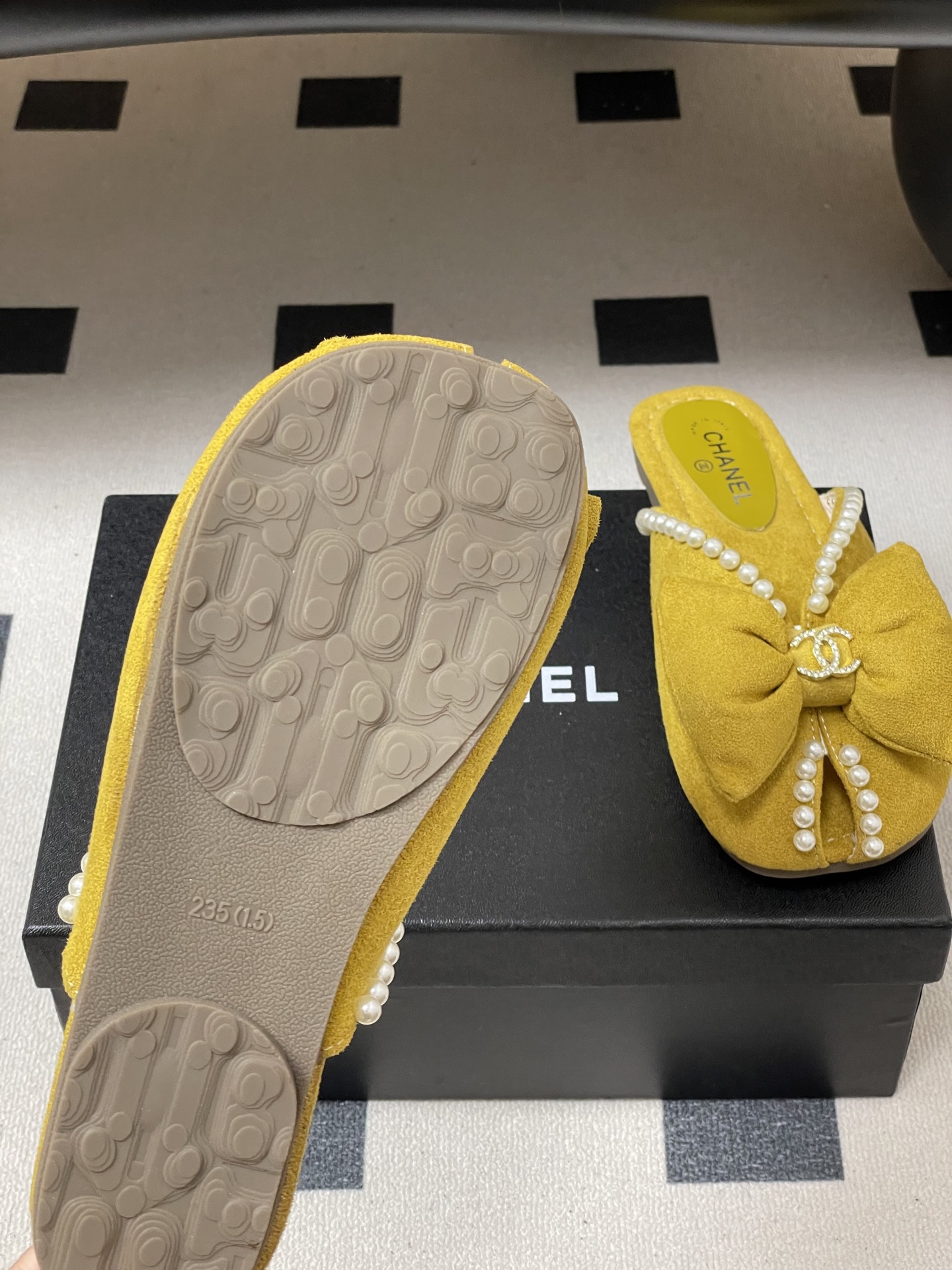 -26Ss春夏新款Chanel 小香 度假风 双C钻扣大蝴蝶结珍珠凉拖鞋嗲嗲的蝴蝶结凉拖鞋，俏皮又不失千