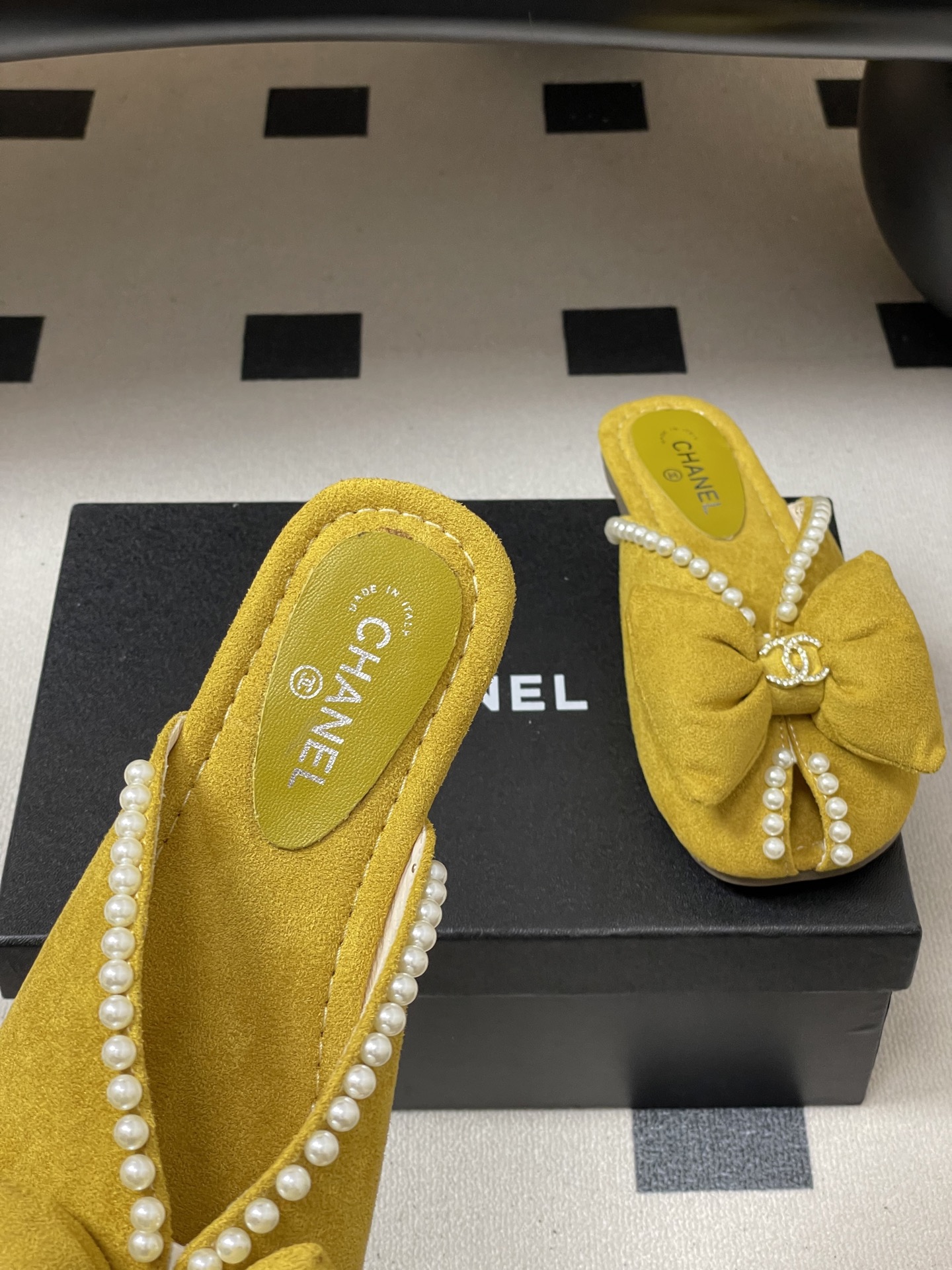 -26Ss春夏新款Chanel 小香 度假风 双C钻扣大蝴蝶结珍珠凉拖鞋嗲嗲的蝴蝶结凉拖鞋，俏皮又不失千