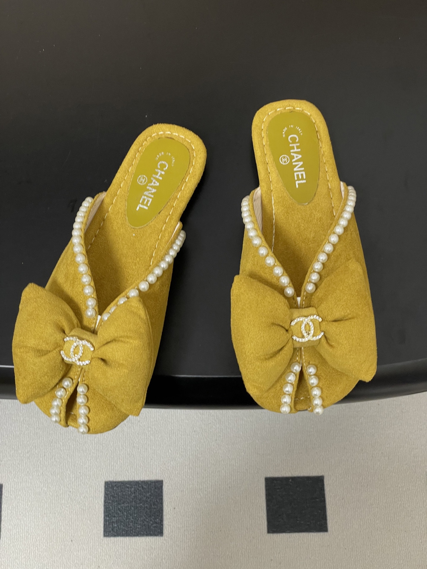 -26Ss春夏新款Chanel 小香 度假风 双C钻扣大蝴蝶结珍珠凉拖鞋嗲嗲的蝴蝶结凉拖鞋，俏皮又不失千