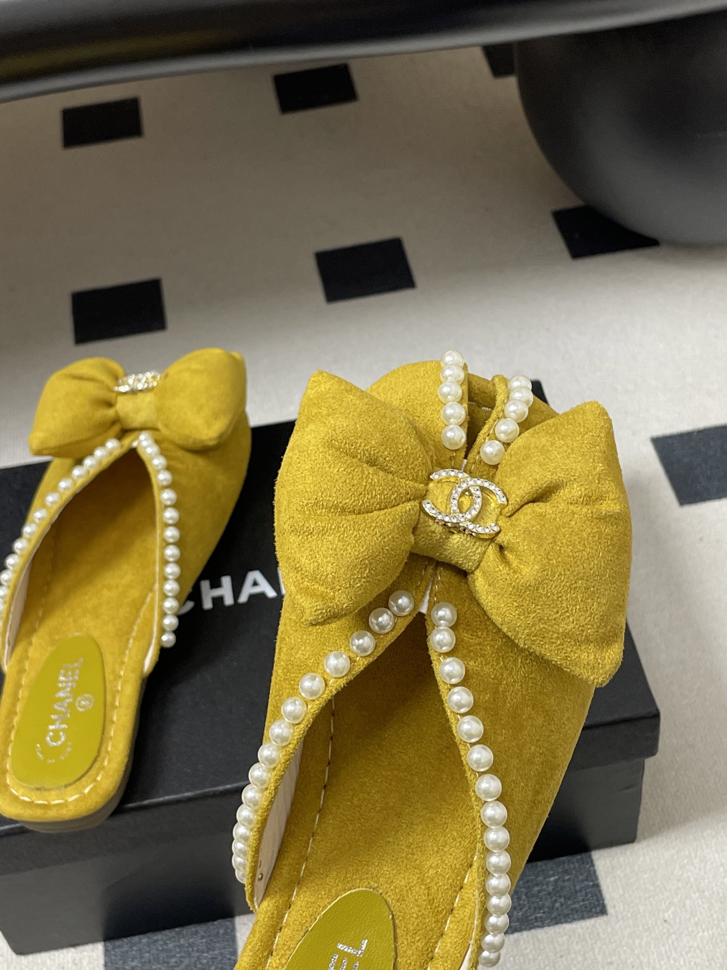 -26Ss春夏新款Chanel 小香 度假风 双C钻扣大蝴蝶结珍珠凉拖鞋嗲嗲的蝴蝶结凉拖鞋，俏皮又不失千