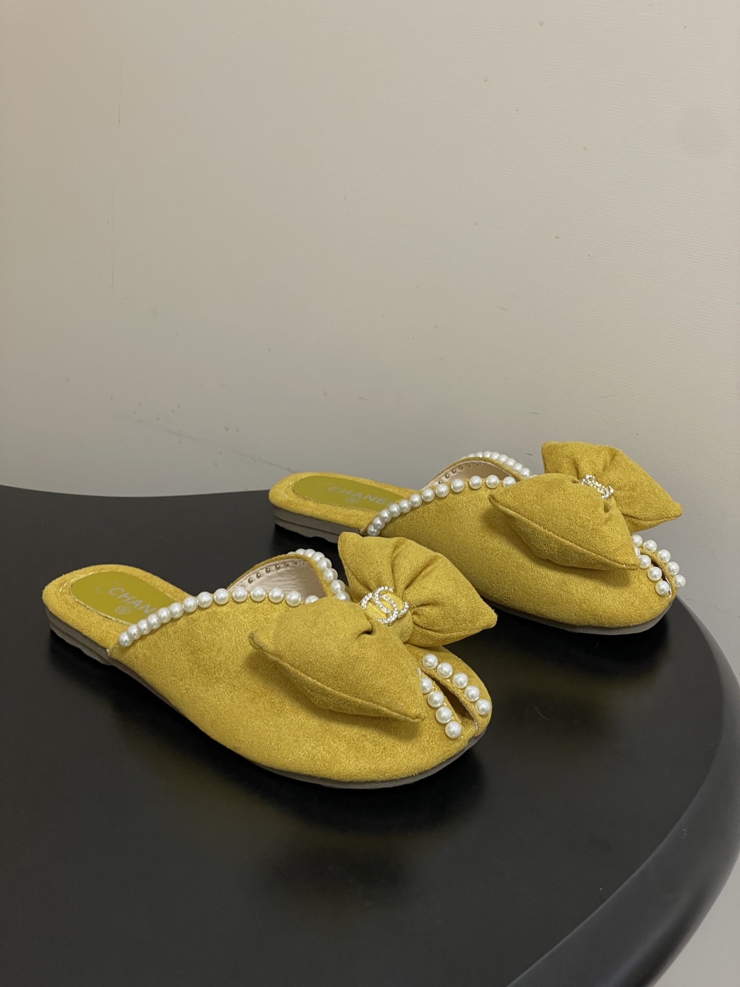 -26Ss春夏新款Chanel 小香 度假风 双C钻扣大蝴蝶结珍珠凉拖鞋嗲嗲的蝴蝶结凉拖鞋，俏皮又不失千