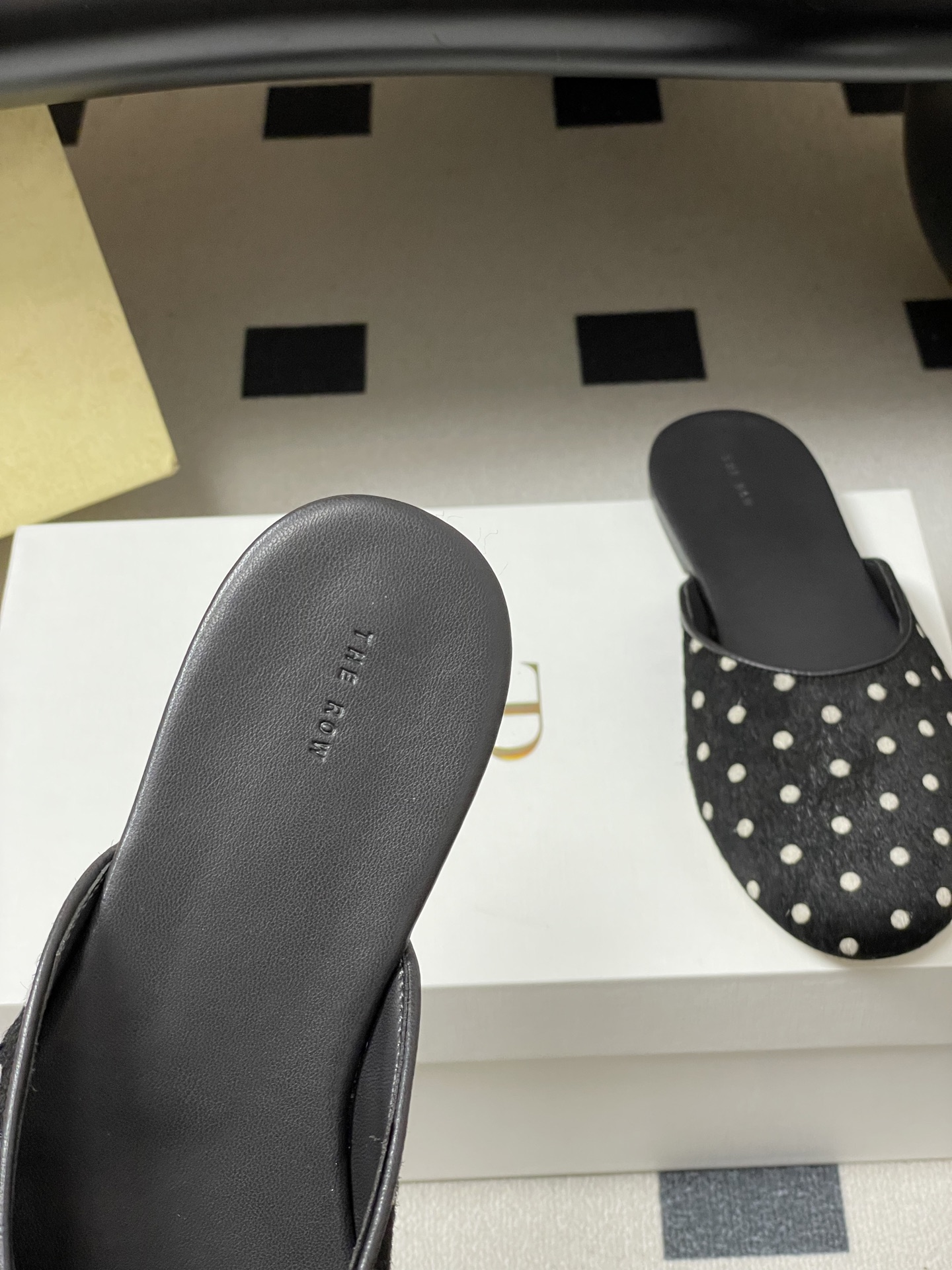 -THE ROW 26ss 春夏新款 TR包头豹纹马毛穆勒半拖鞋极简风麂皮绒面休闲平底拖鞋第一眼看到这个