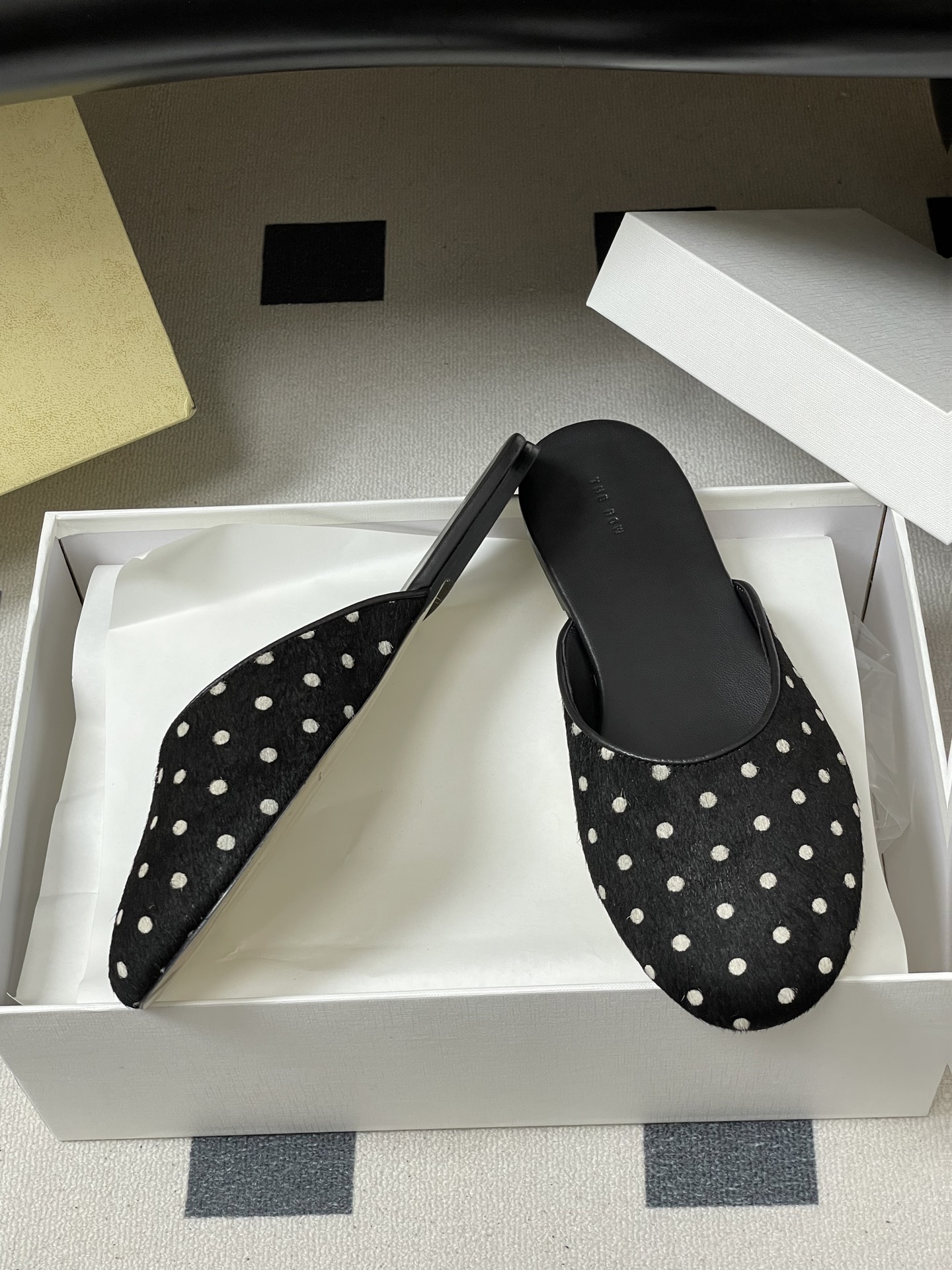 -THE ROW 26ss 春夏新款 TR包头豹纹马毛穆勒半拖鞋极简风麂皮绒面休闲平底拖鞋第一眼看到这个