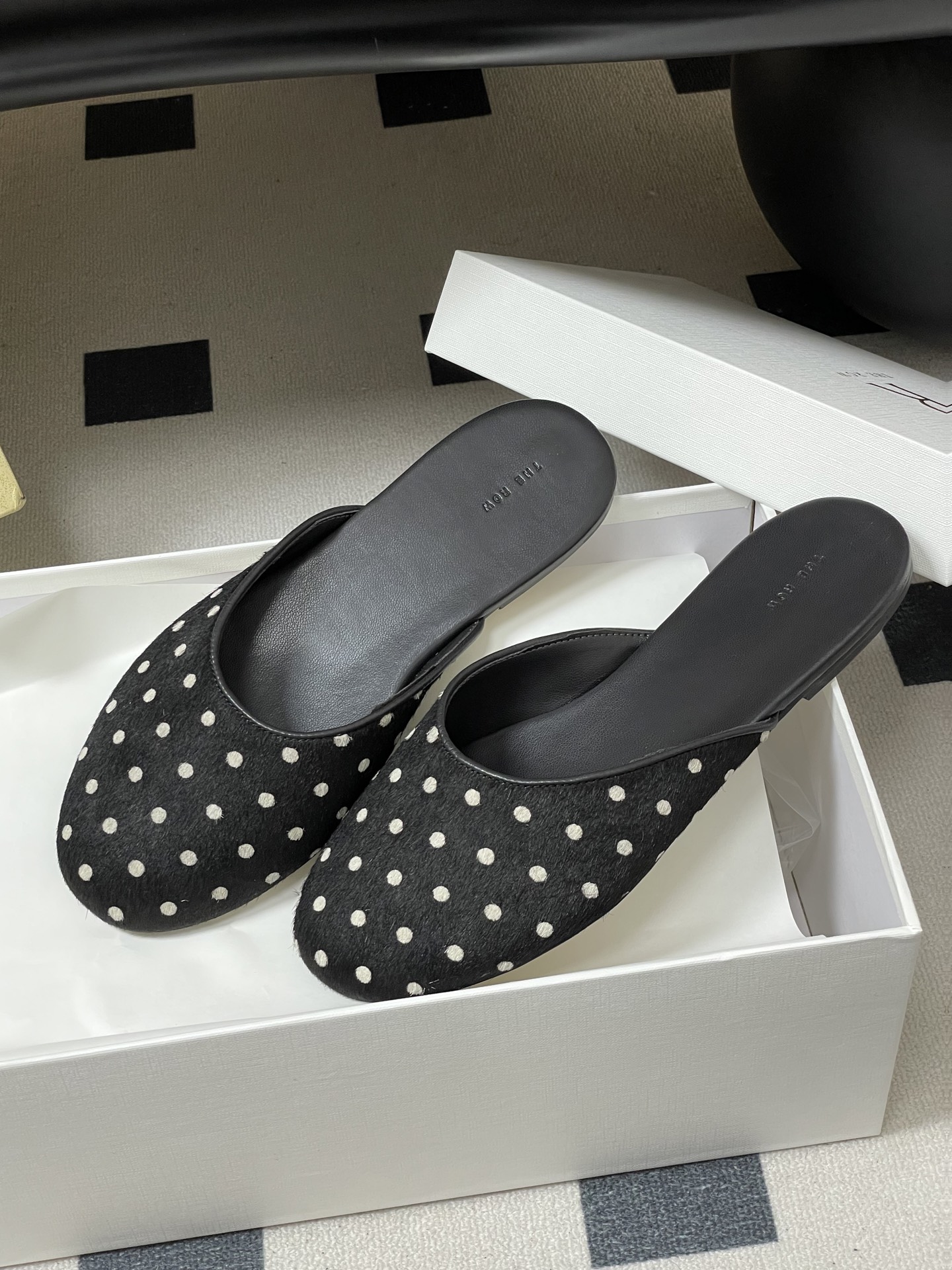 -THE ROW 26ss 春夏新款 TR包头豹纹马毛穆勒半拖鞋极简风麂皮绒面休闲平底拖鞋第一眼看到这个