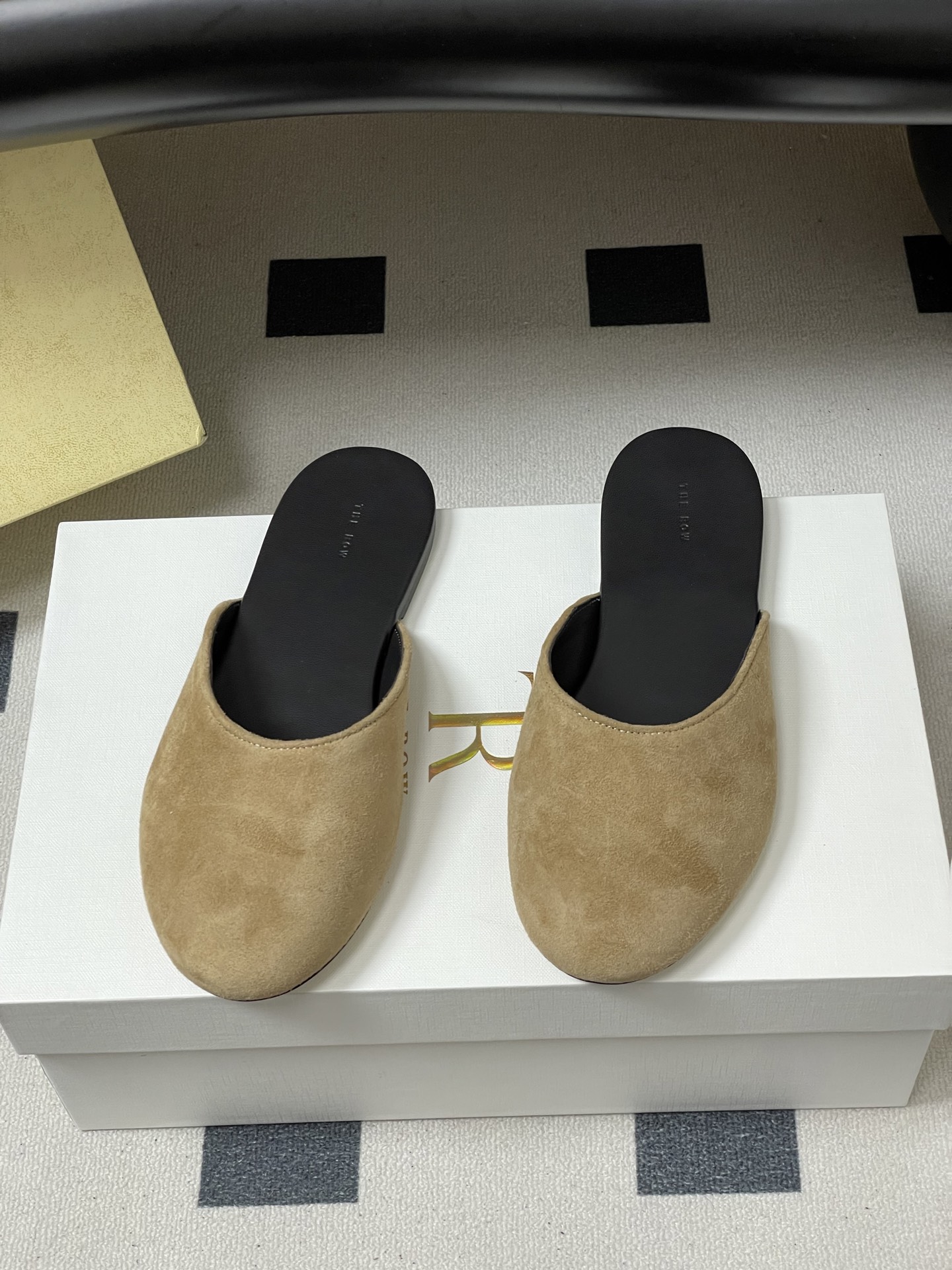 -THE ROW 26ss 春夏新款 TR包头豹纹马毛穆勒半拖鞋极简风麂皮绒面休闲平底拖鞋第一眼看到这个