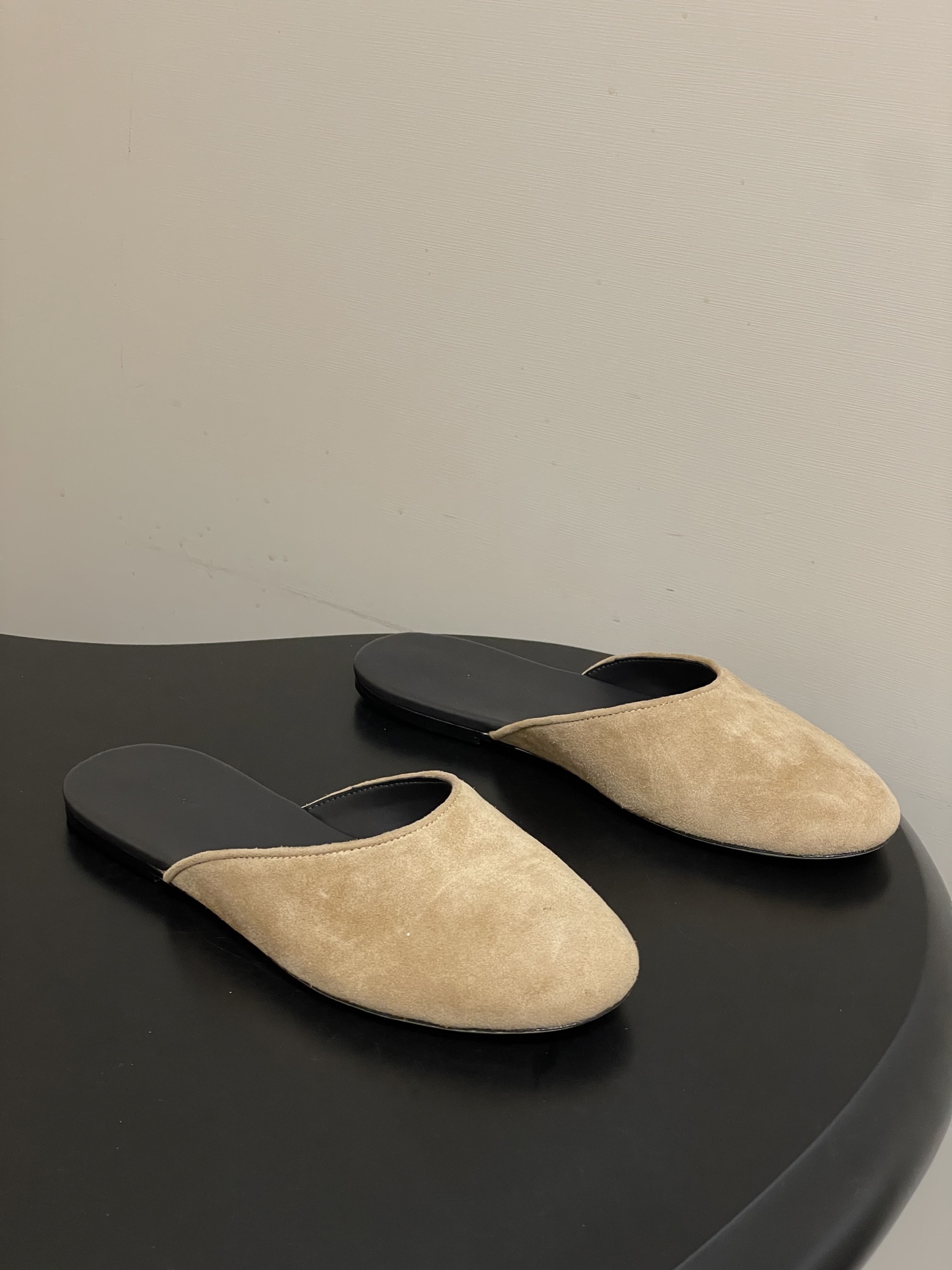 -THE ROW 26ss 春夏新款 TR包头豹纹马毛穆勒半拖鞋极简风麂皮绒面休闲平底拖鞋第一眼看到这个